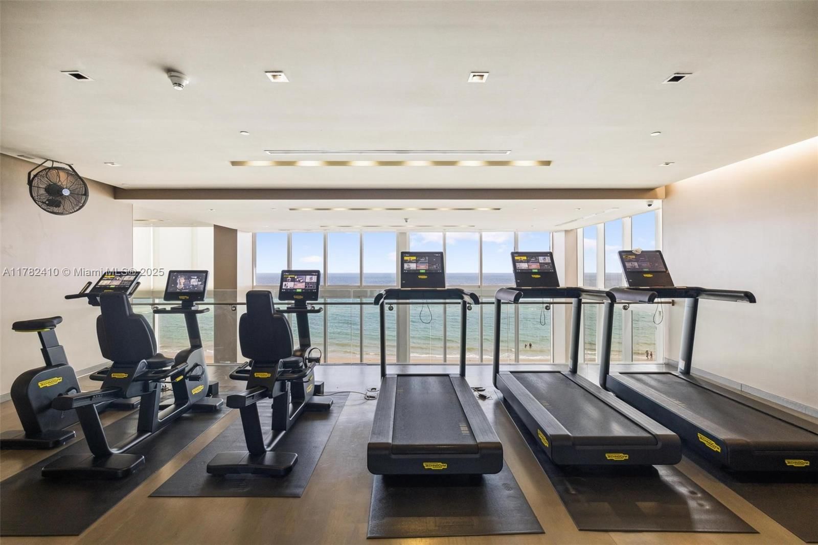 Real estate property located at 1850 Ocean Dr #1709, Broward, Beach Club Condo, Hallandale Beach, FL