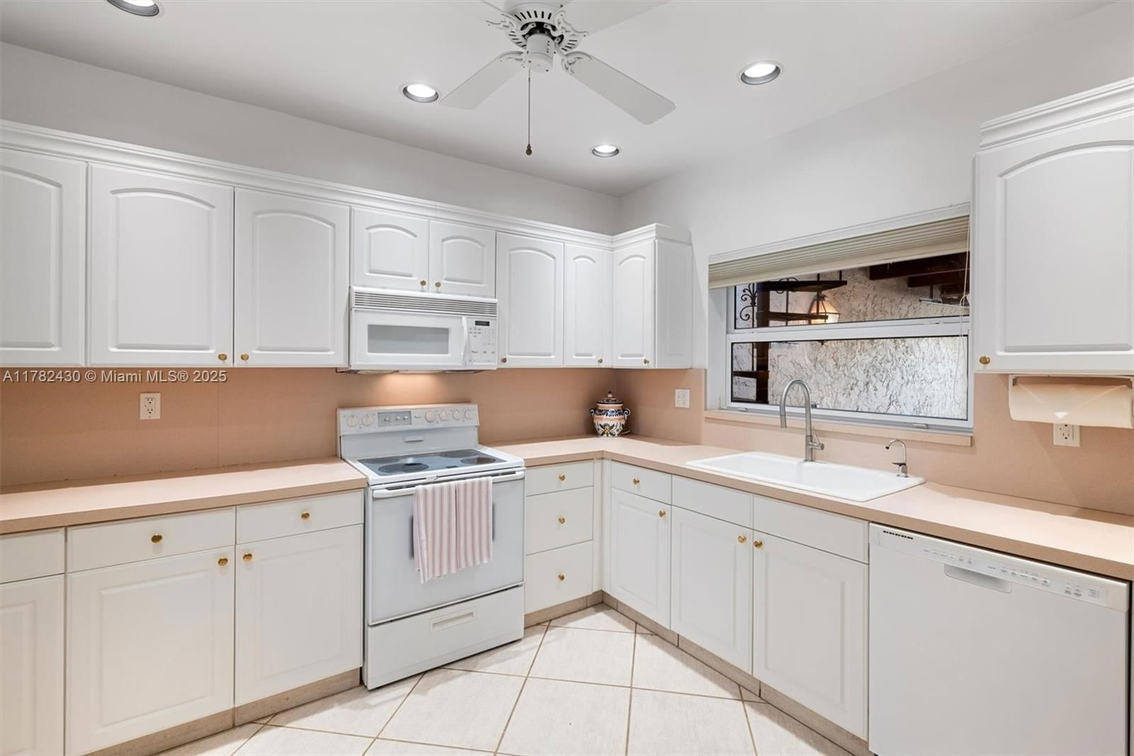 Real estate property located at 9024 62nd Ter #6-C, Miami-dade, Hilltop Condo, Miami, FL