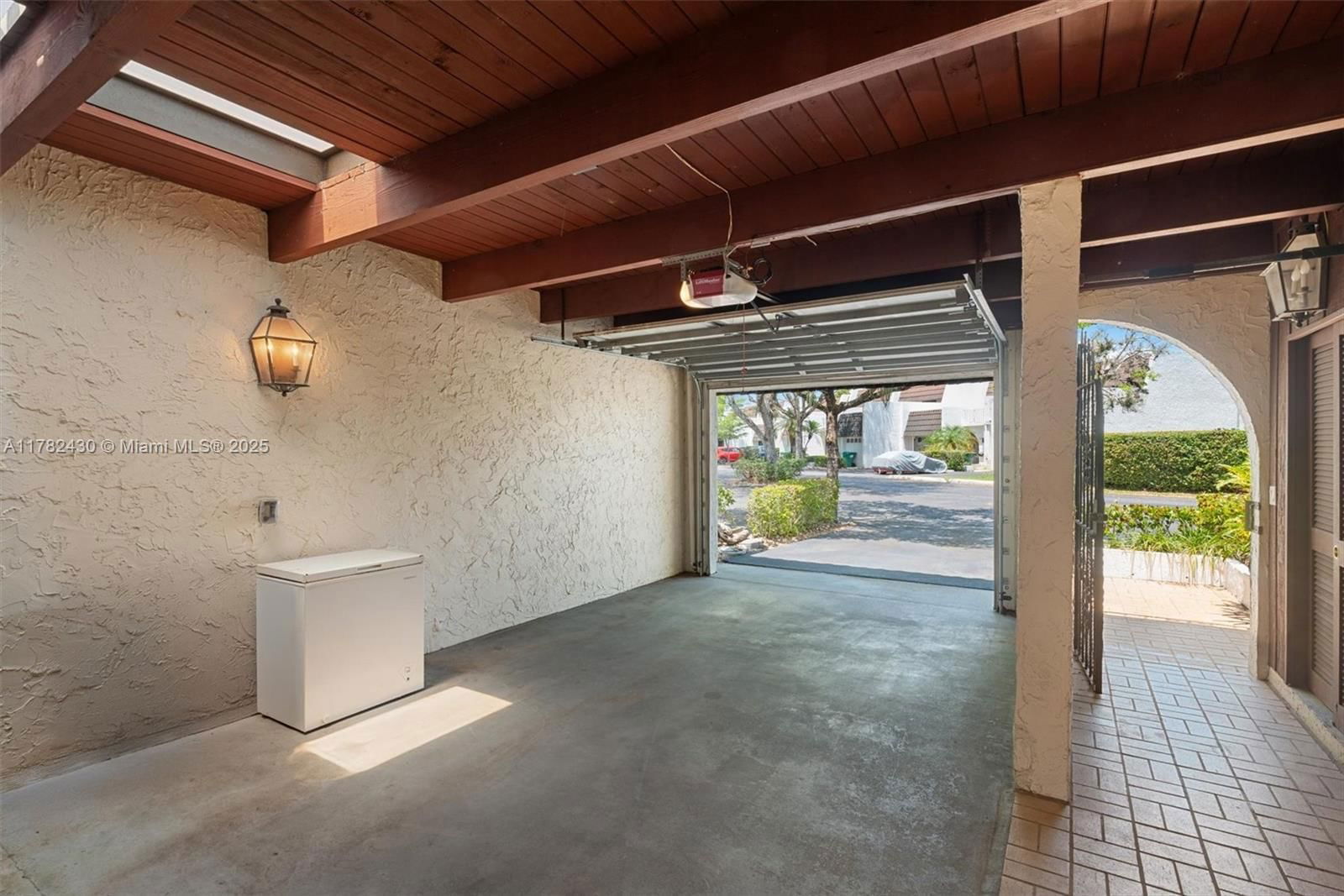 Real estate property located at 9024 62nd Ter #6-C, Miami-dade, Hilltop Condo, Miami, FL