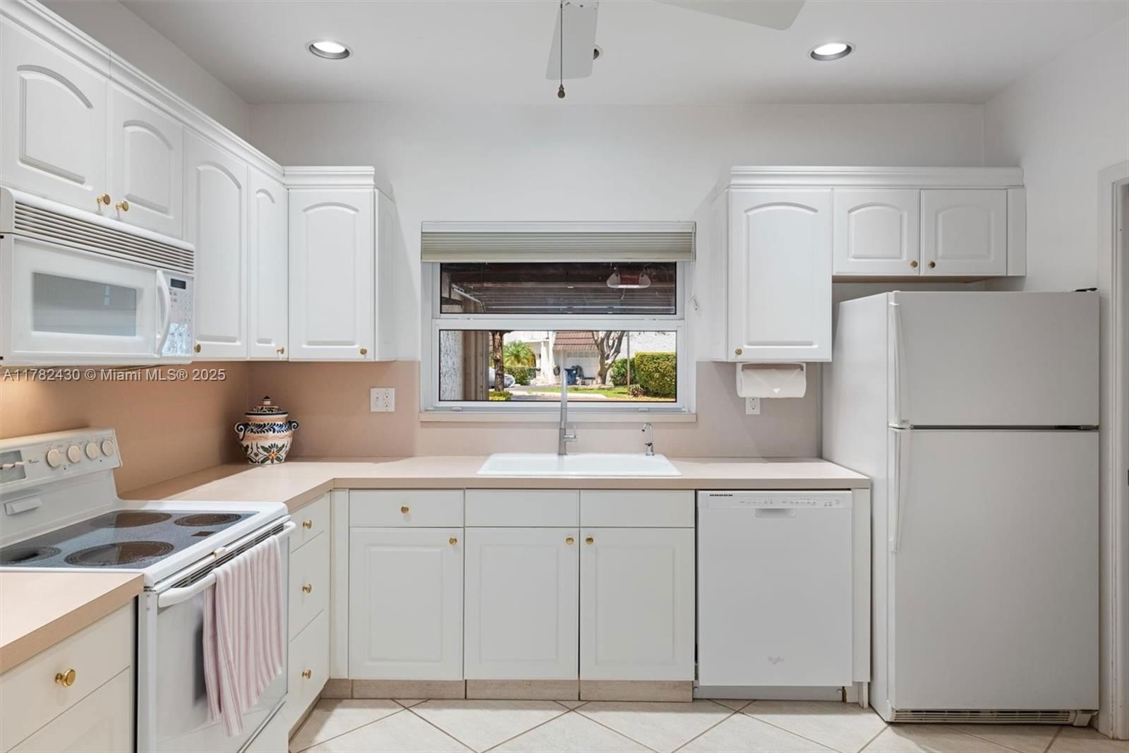 Real estate property located at 9024 62nd Ter #6-C, Miami-dade, Hilltop Condo, Miami, FL
