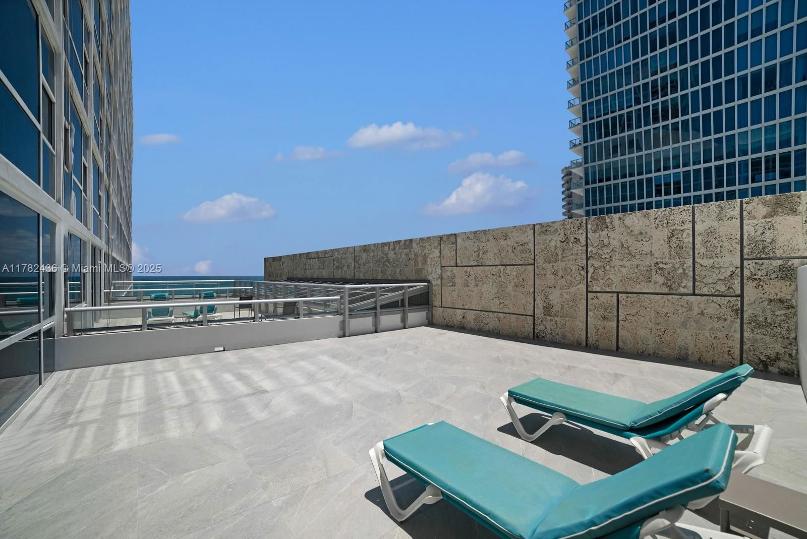 Real estate property located at 6801 Collins Ave #604, Miami-dade, Central Carillon Beach Co, Miami Beach, FL