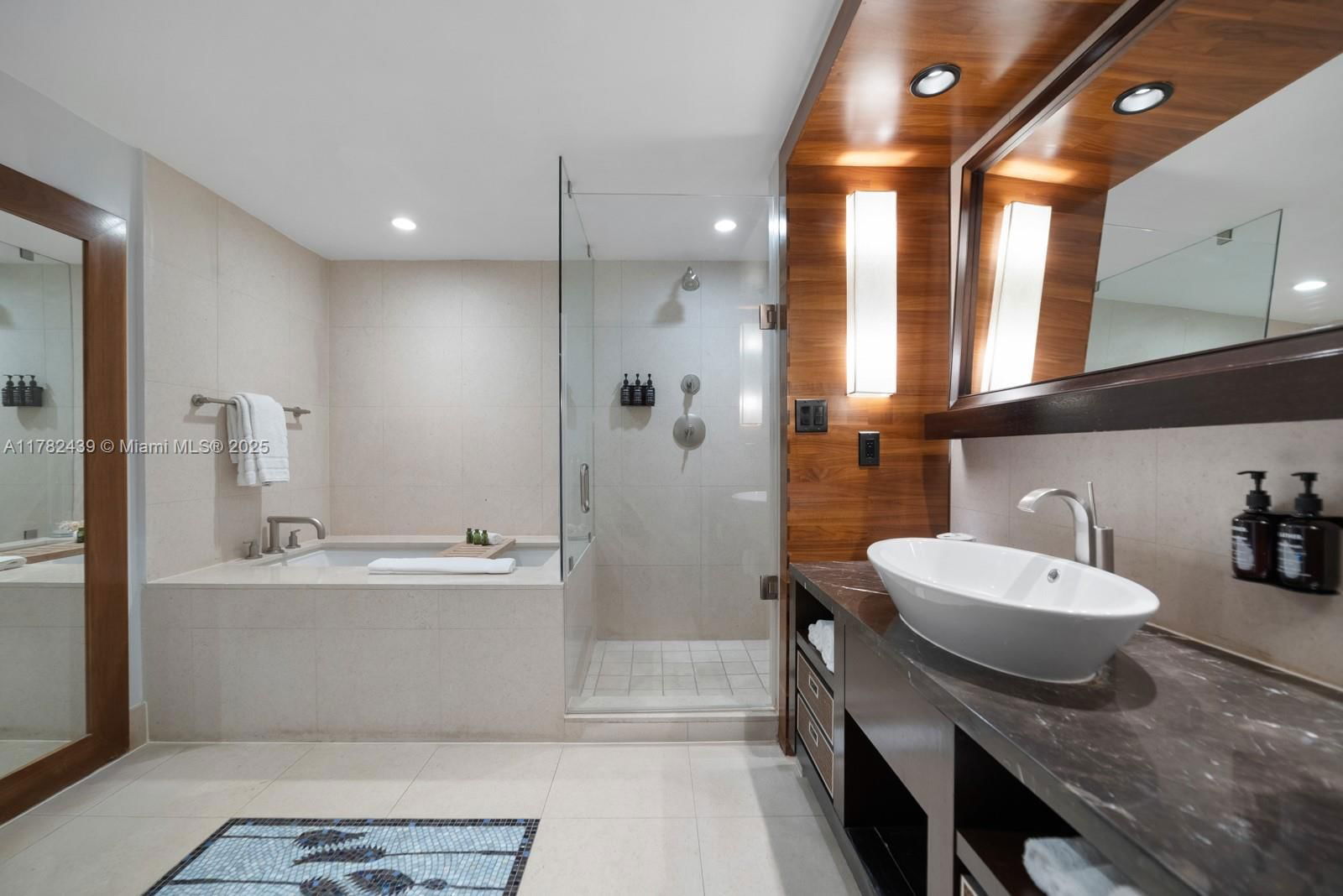 Real estate property located at 6801 Collins Ave #515, Miami-dade, Central Carillon Beach Co, Miami Beach, FL