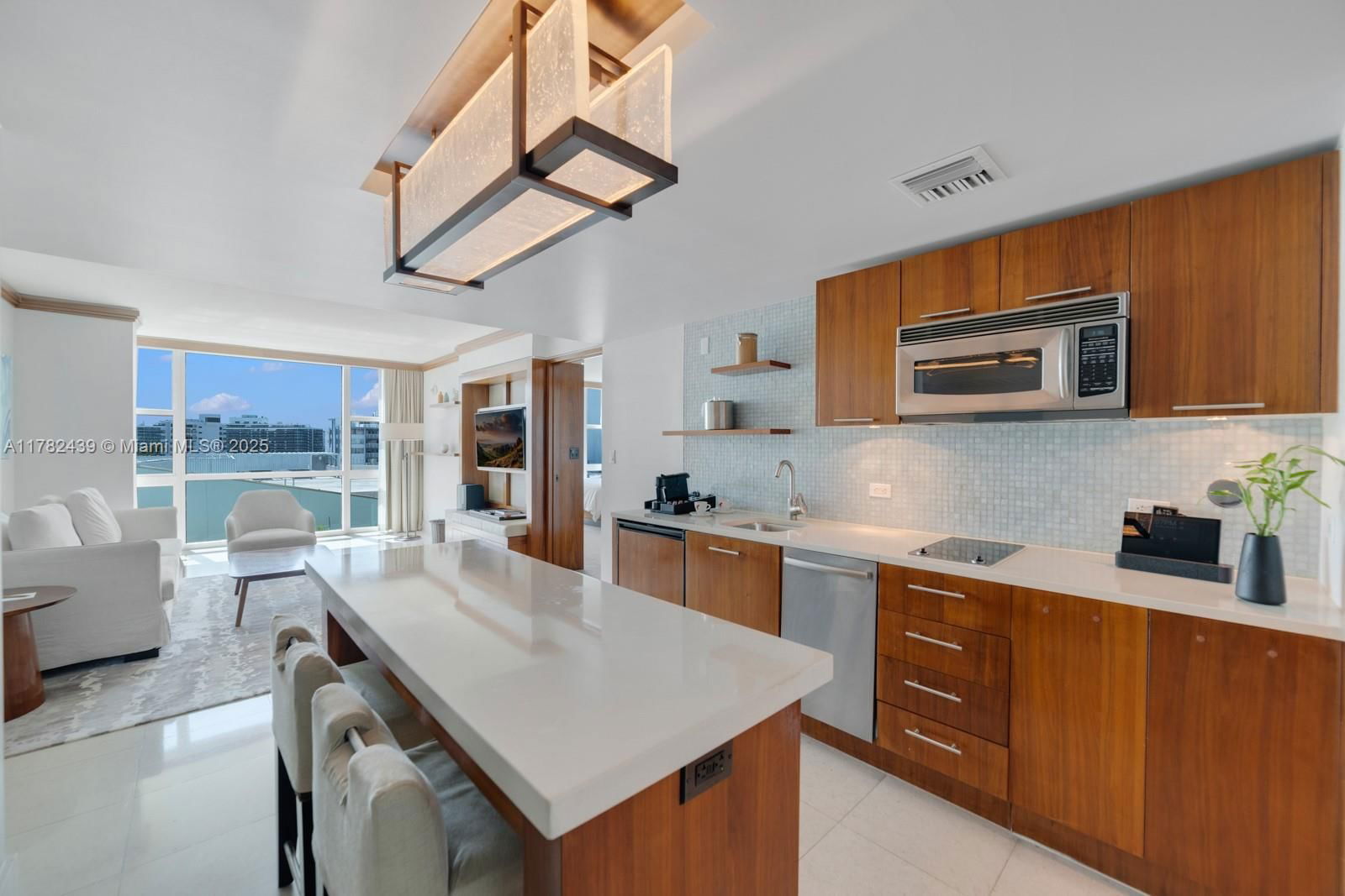 Real estate property located at 6801 Collins Ave #515, Miami-dade, Central Carillon Beach Co, Miami Beach, FL