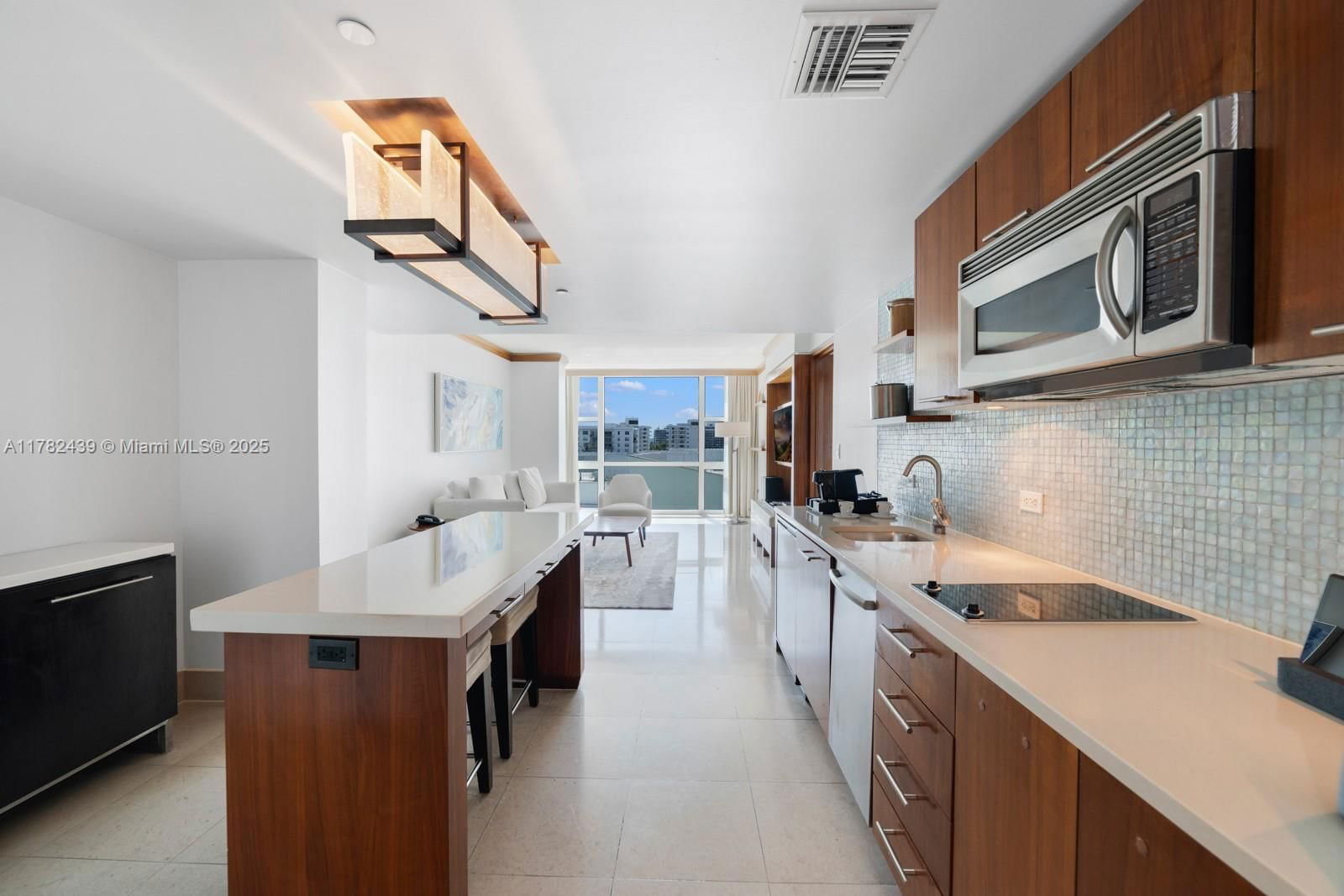 Real estate property located at 6801 Collins Ave #515, Miami-dade, Central Carillon Beach Co, Miami Beach, FL