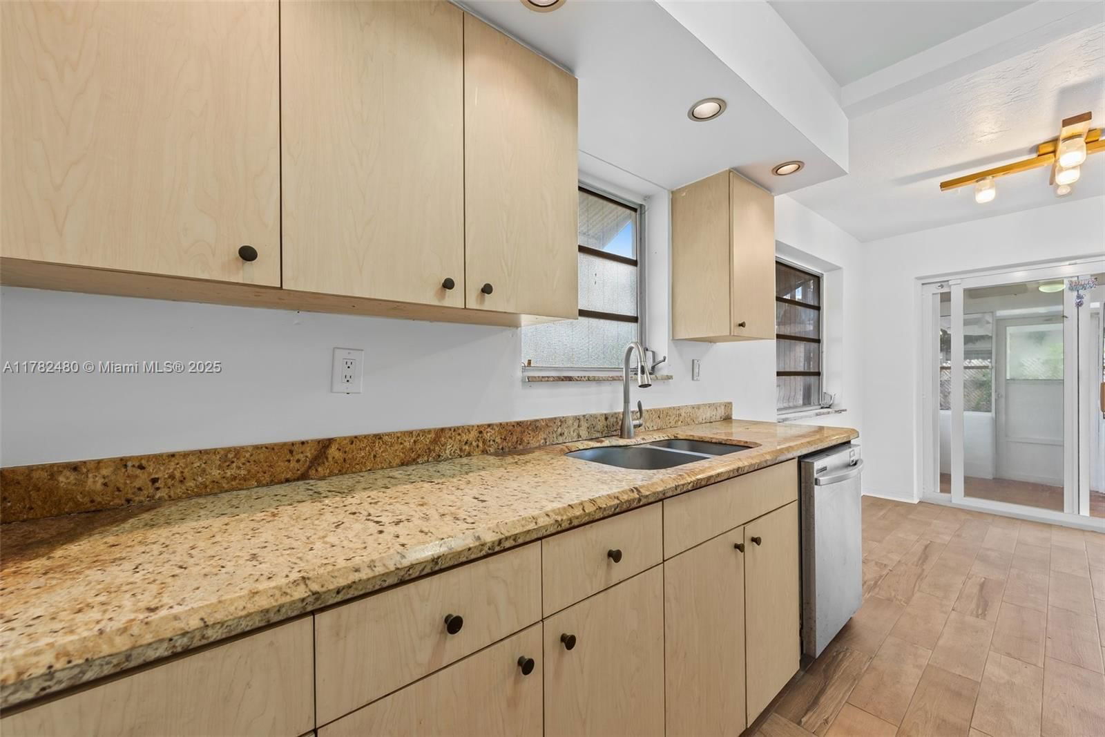 Real estate property located at 7501 Lincoln St, Broward, Boulevard Heights Sec 2, Hollywood, FL
