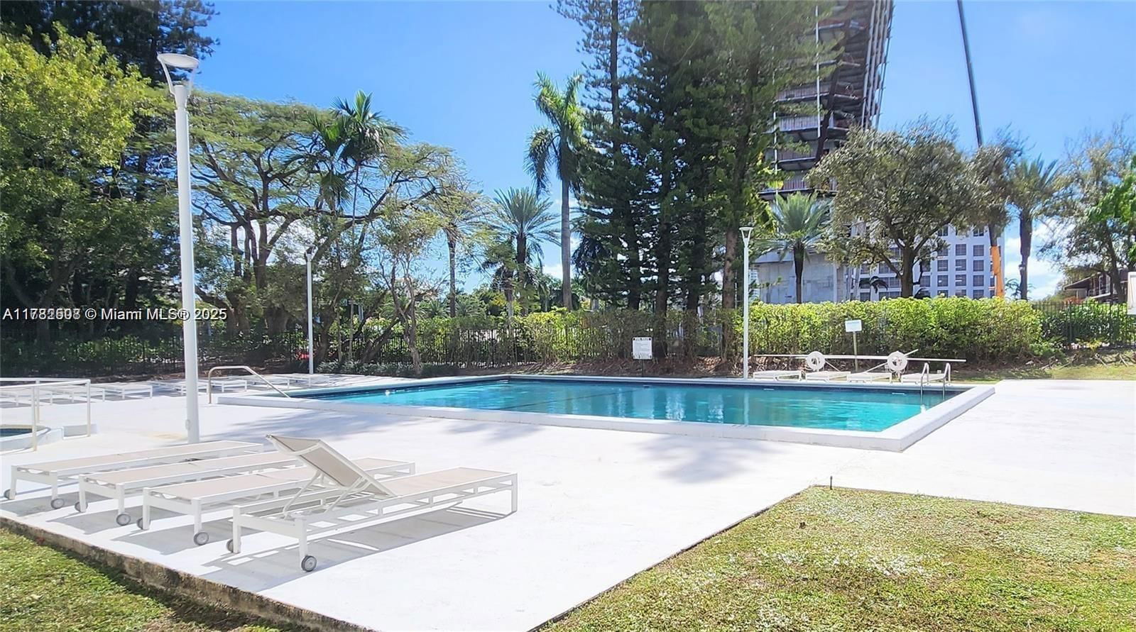 Real estate property located at 20100 Country Club Dr PH-03, Miami-dade, Bonavida Condo, Aventura, FL