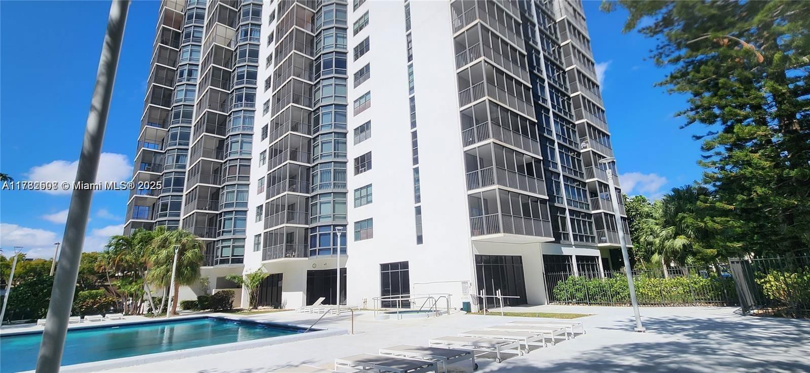 Real estate property located at 20100 Country Club Dr PH-03, Miami-dade, Bonavida Condo, Aventura, FL