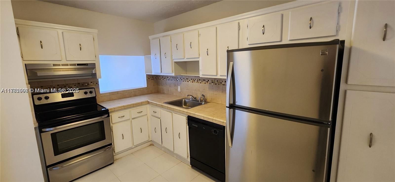 Real estate property located at 20100 Country Club Dr PH-03, Miami-dade, Bonavida Condo, Aventura, FL