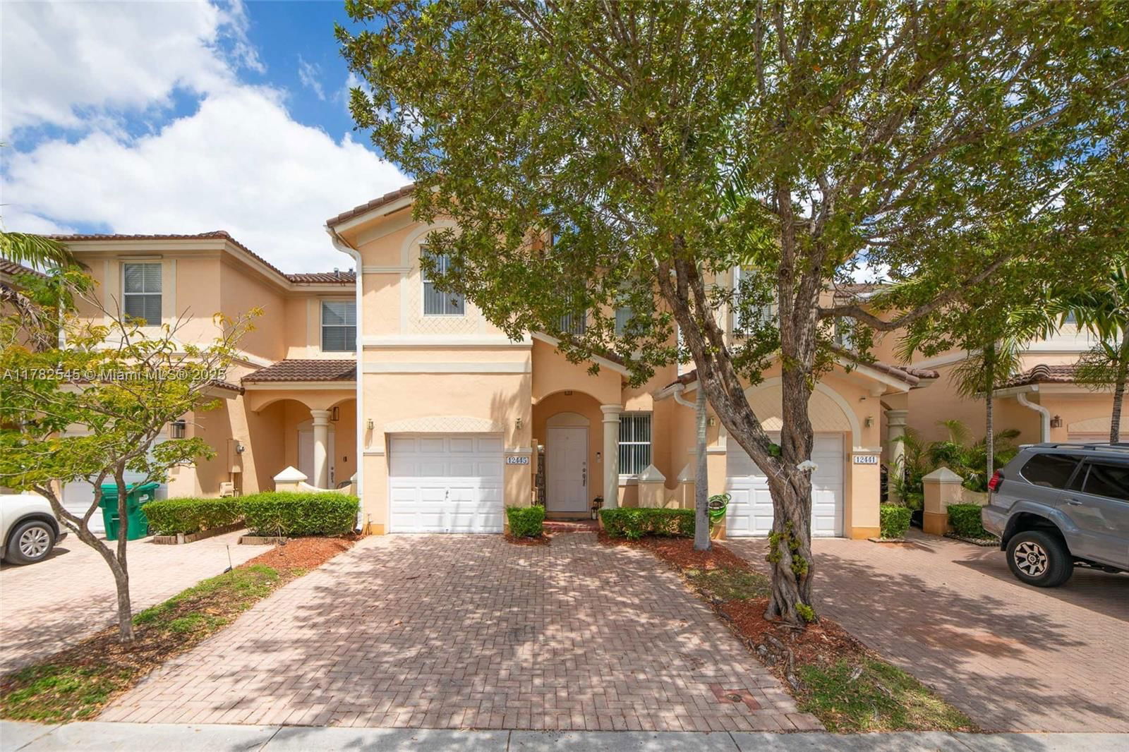 Real estate property located at 12445 125th Ter, Miami-dade, Kendall Breeze South, Miami, FL