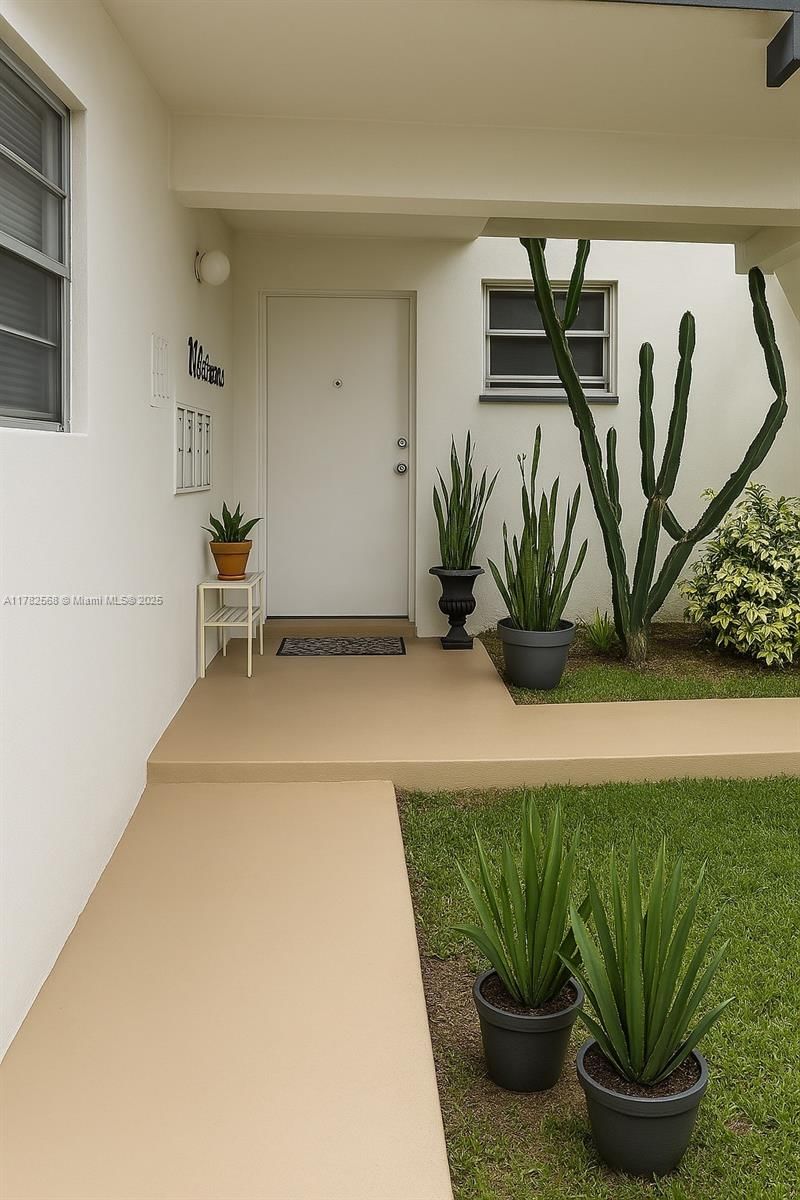 Real estate property located at 7320 82nd St B101, Miami-dade, Village At Dadeland Condo, Miami, FL