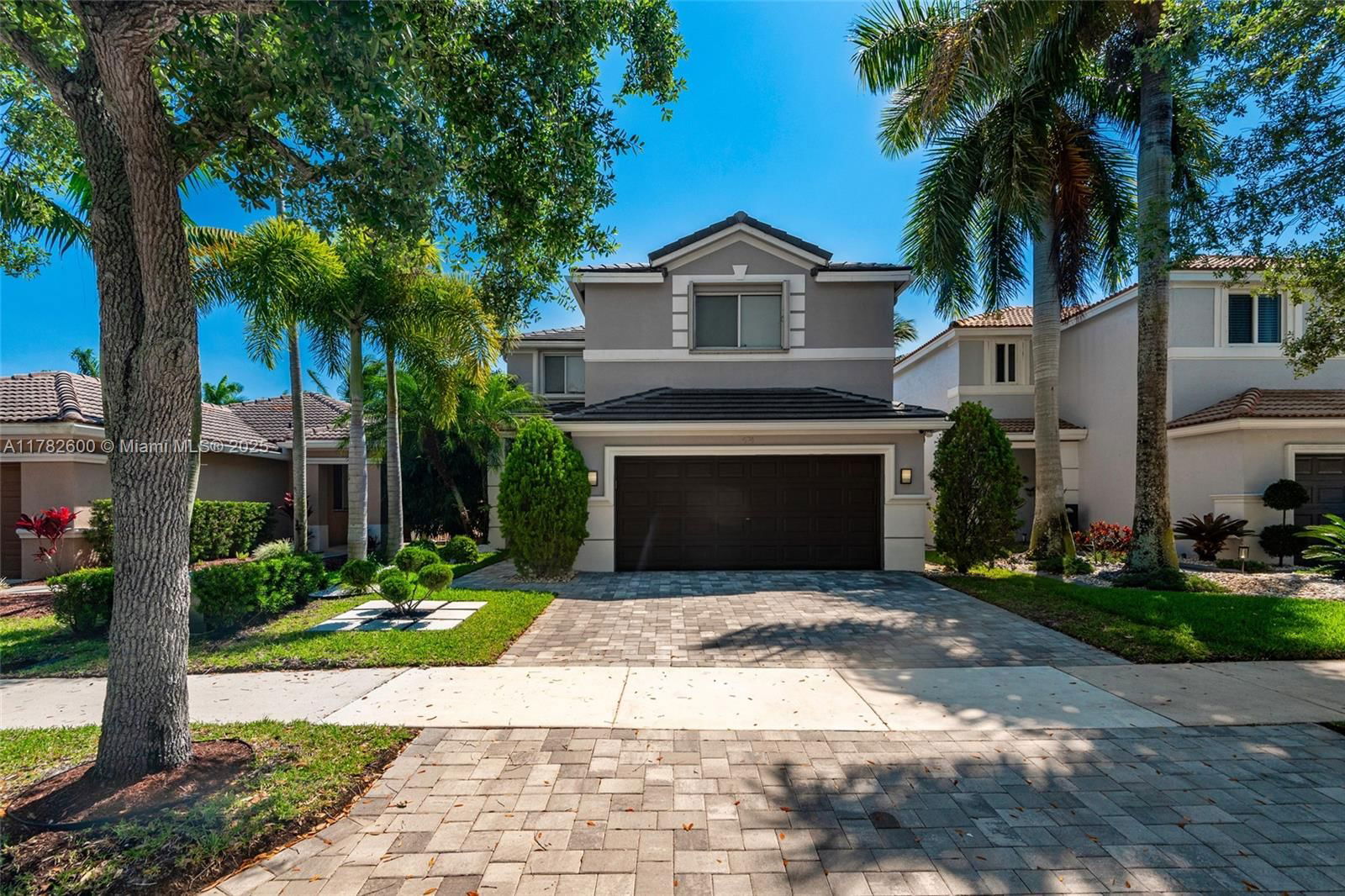 Real estate property located at 674 Conservation Dr, Broward, Sector 2-parcels 12 13 14, Weston, FL