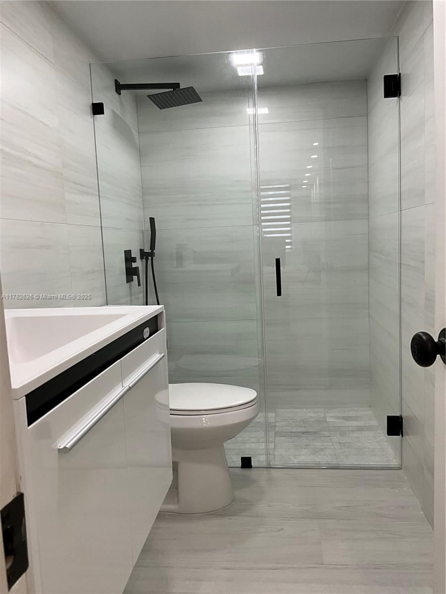 Real estate property located at 5005 Collins Ave #109, Miami-dade, The Carriage Club North C, Miami Beach, FL