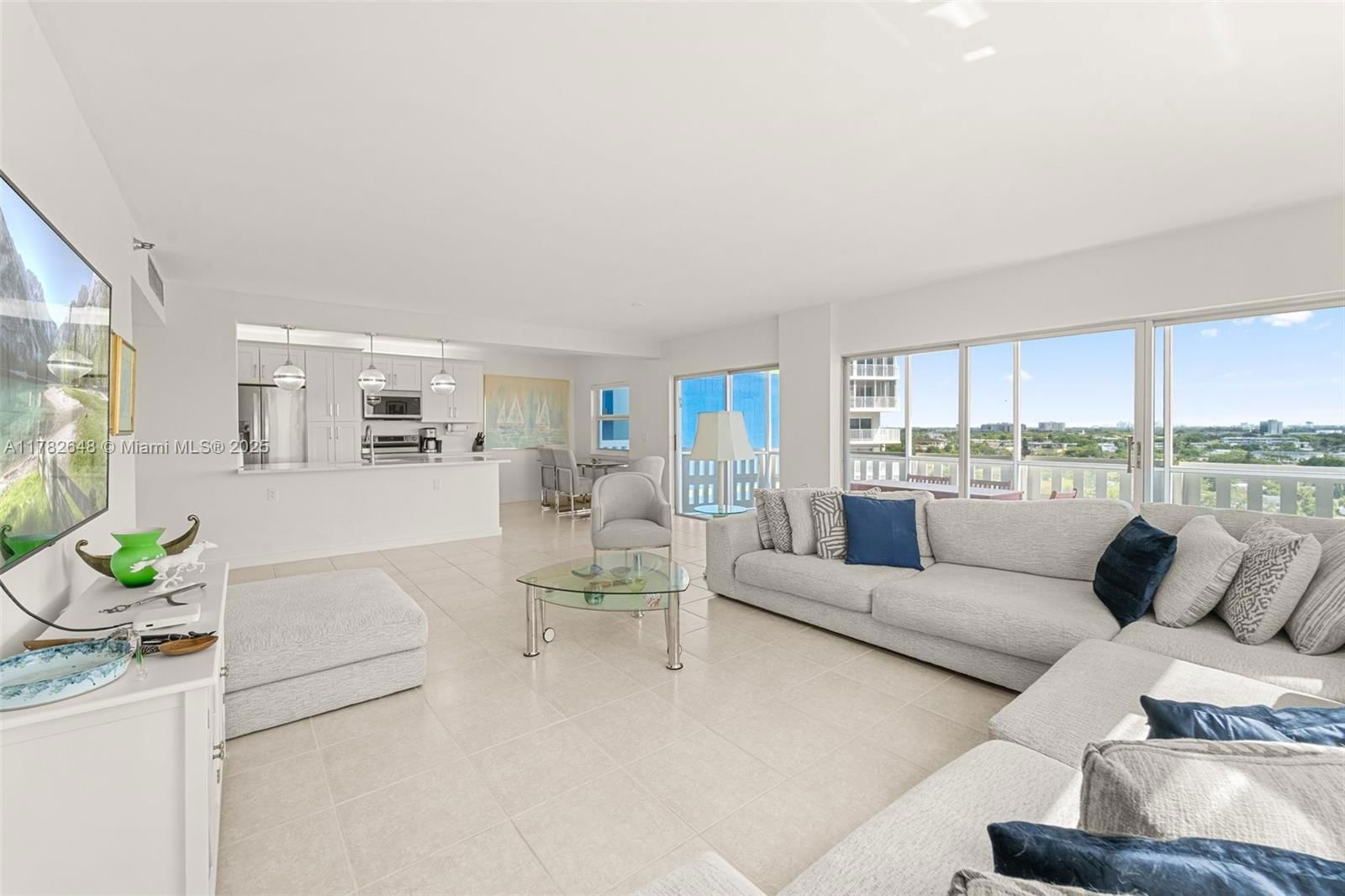 Real estate property located at 4001 Hillcrest Dr #1017, Broward, Hillcrest East No 26 Cond, Hollywood, FL