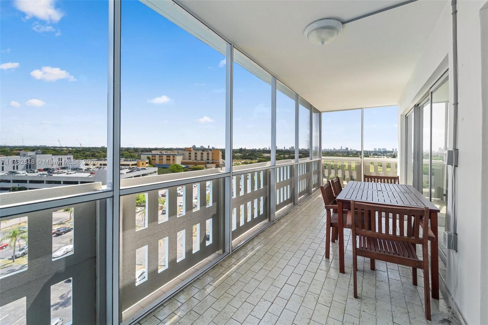 Real estate property located at 4001 Hillcrest Dr #1017, Broward, Hillcrest East No 26 Cond, Hollywood, FL