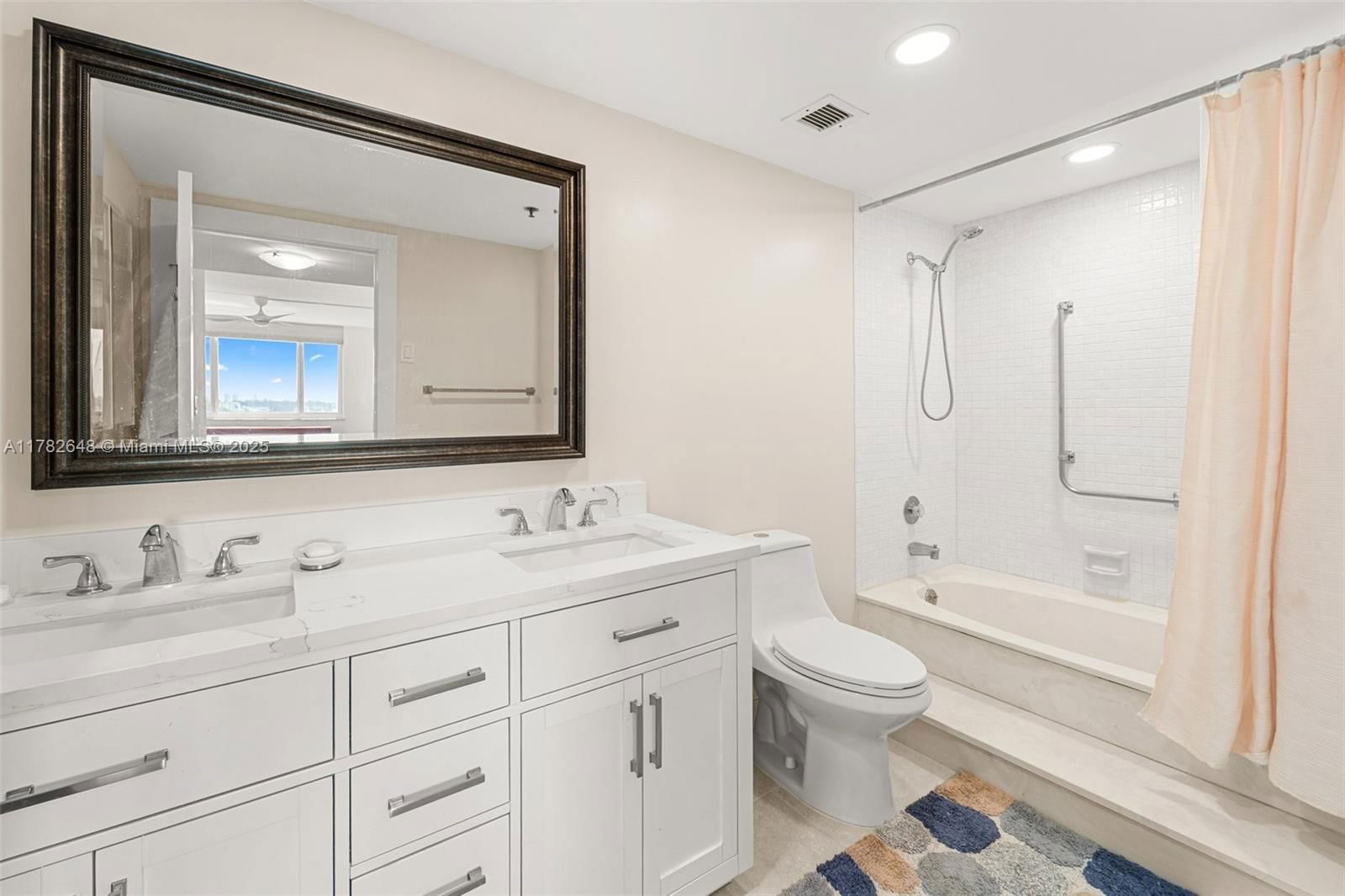 Real estate property located at 4001 Hillcrest Dr #1017, Broward, Hillcrest East No 26 Cond, Hollywood, FL