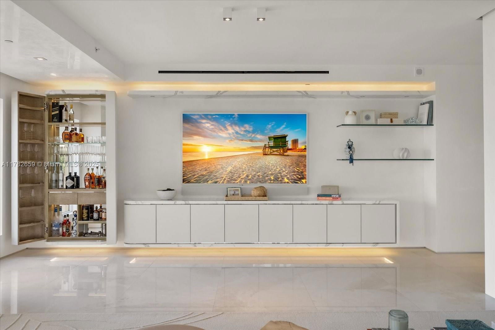 Real estate property located at 7921 Fisher Island Dr #7921, Miami-dade, Oceanside @ Fisher Isl Co, Miami Beach, FL