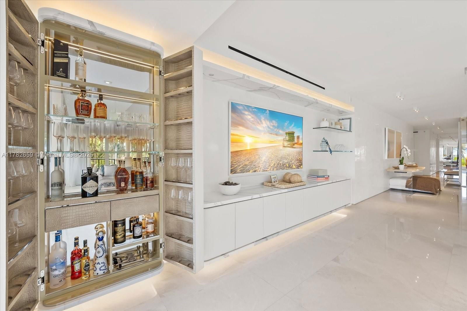 Real estate property located at 7921 Fisher Island Dr #7921, Miami-dade, Oceanside @ Fisher Isl Co, Miami Beach, FL