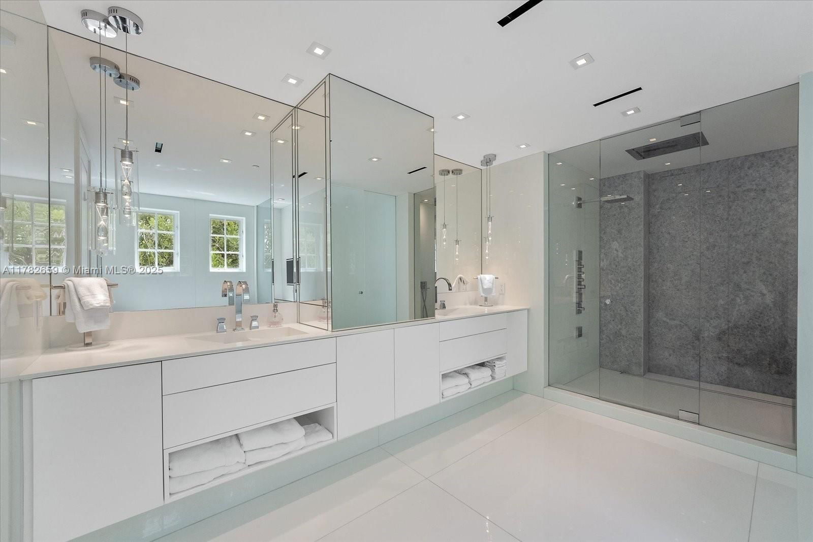 Real estate property located at 7921 Fisher Island Dr #7921, Miami-dade, Oceanside @ Fisher Isl Co, Miami Beach, FL