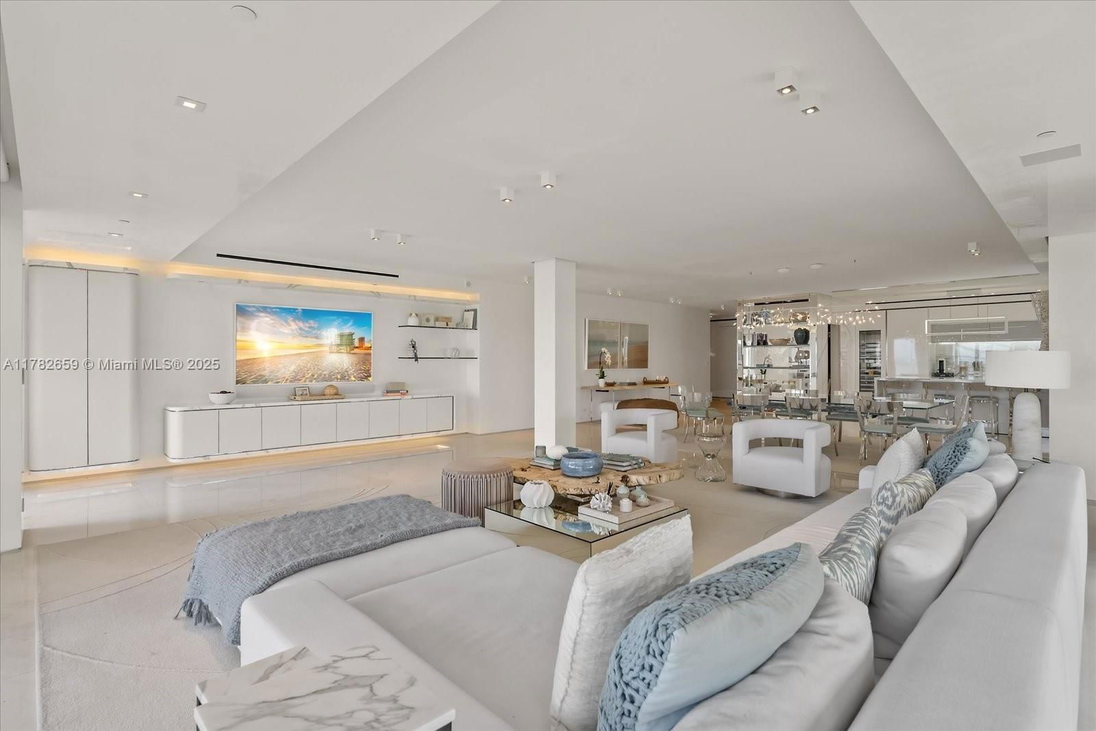 Real estate property located at 7921 Fisher Island Dr #7921, Miami-dade, Oceanside @ Fisher Isl Co, Miami Beach, FL