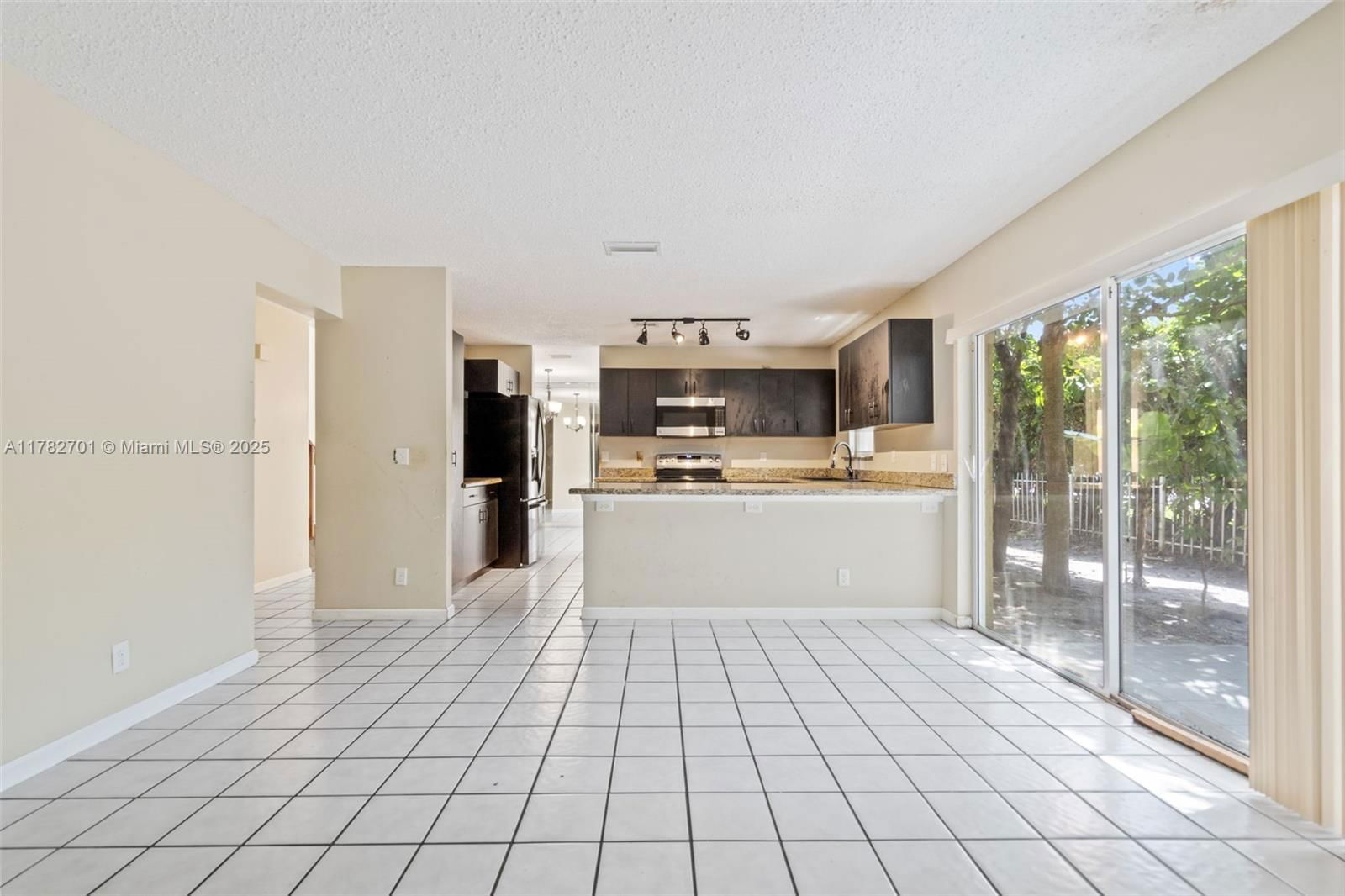 Real estate property located at 9454 8th Cir, Broward, Jacaranda Parcel 218, Plantation, FL