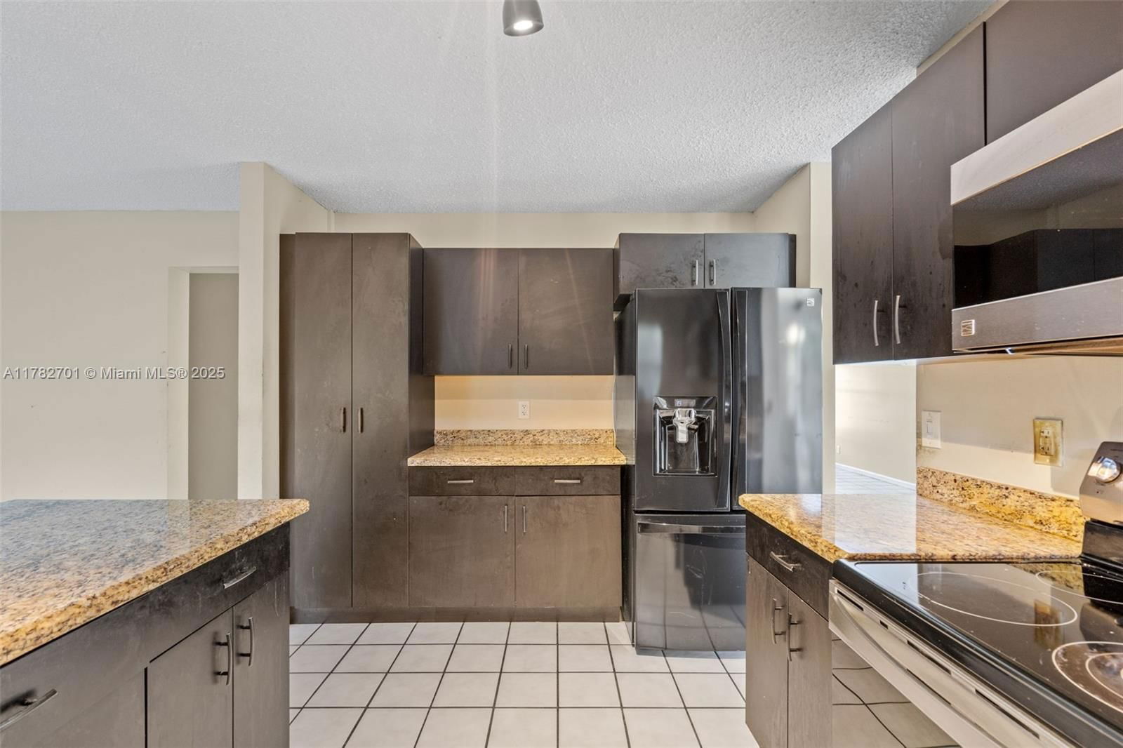 Real estate property located at 9454 8th Cir, Broward, Jacaranda Parcel 218, Plantation, FL