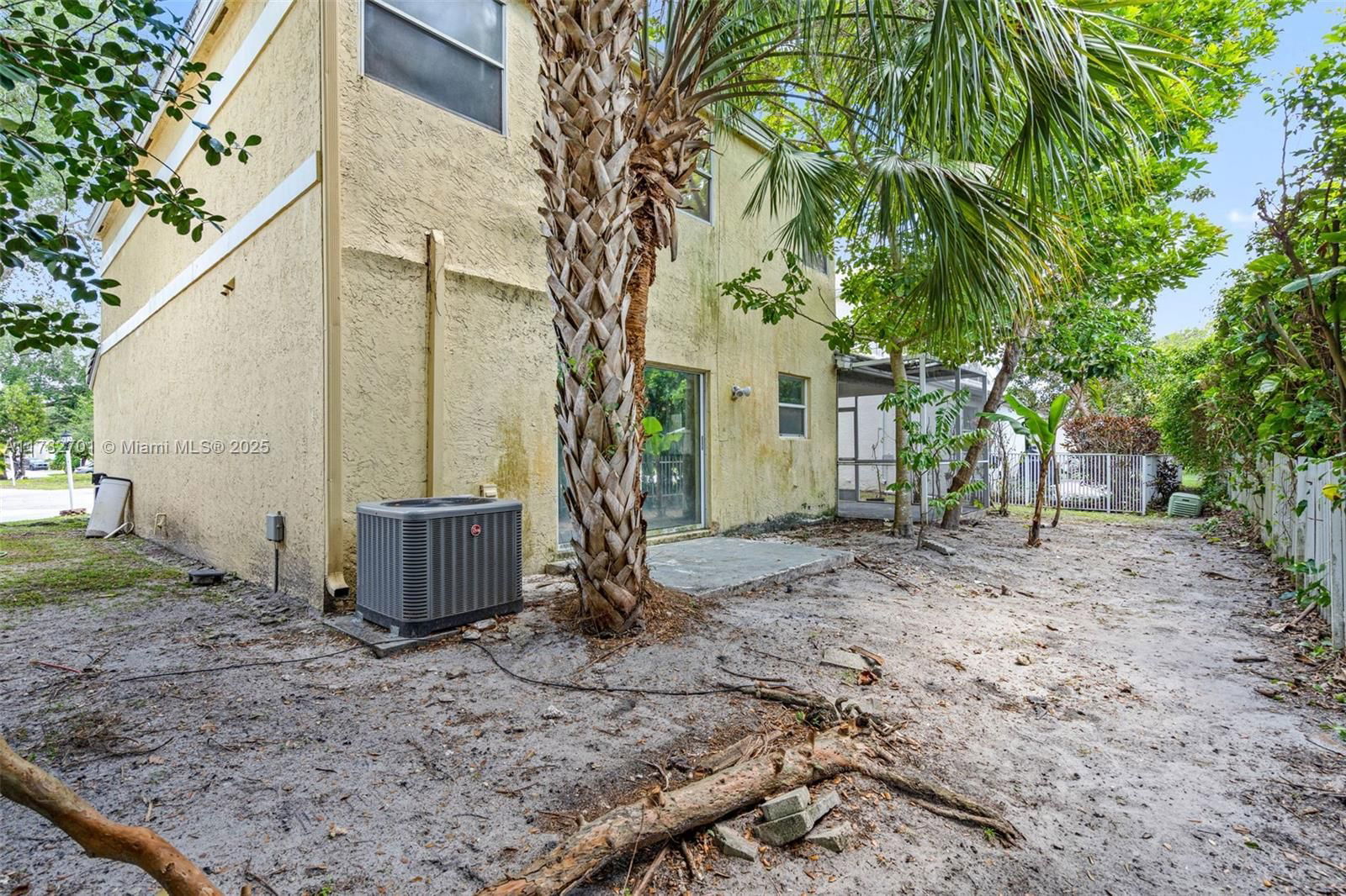 Real estate property located at 9454 8th Cir, Broward, Jacaranda Parcel 218, Plantation, FL