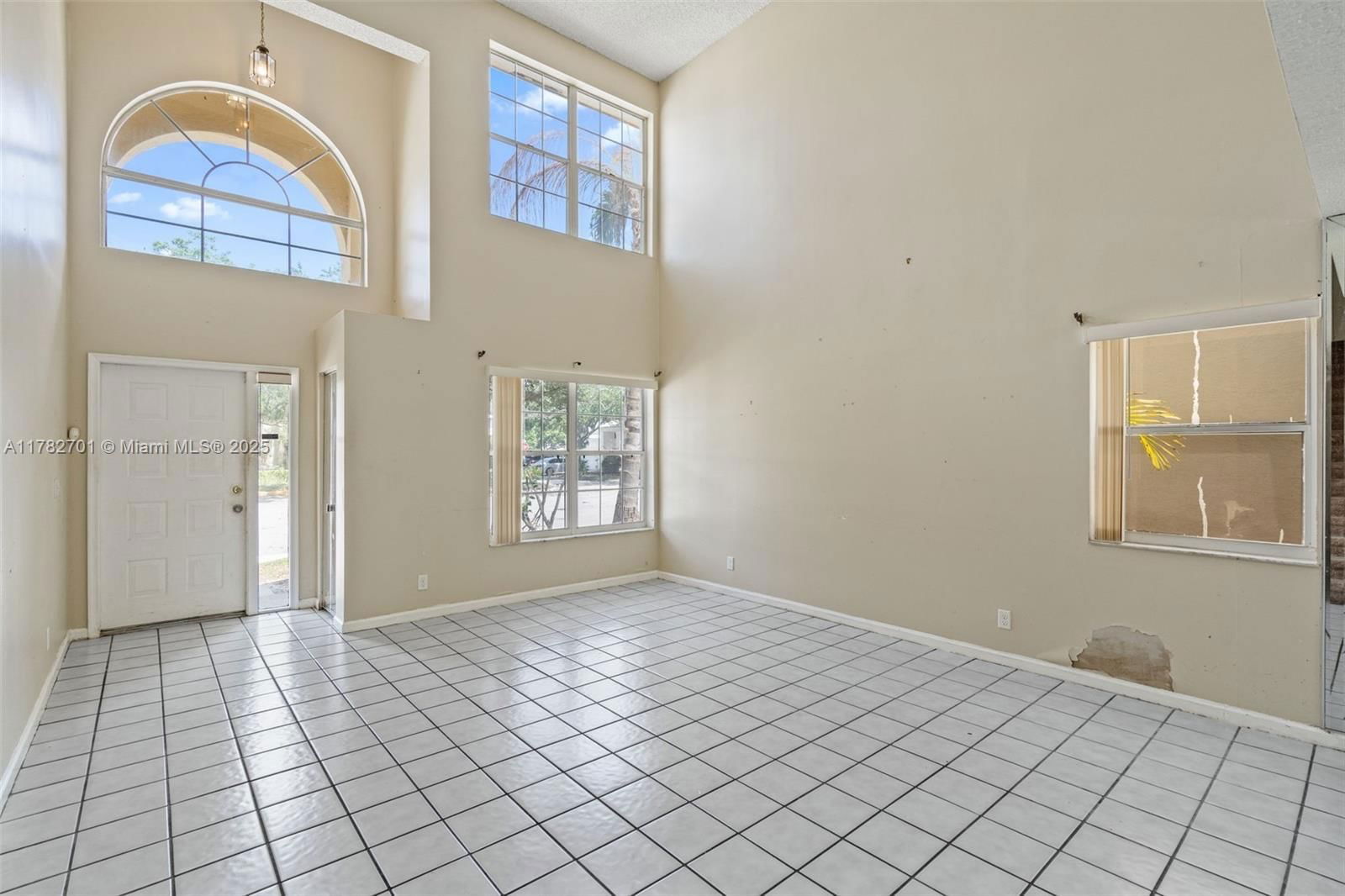 Real estate property located at 9454 8th Cir, Broward, Jacaranda Parcel 218, Plantation, FL