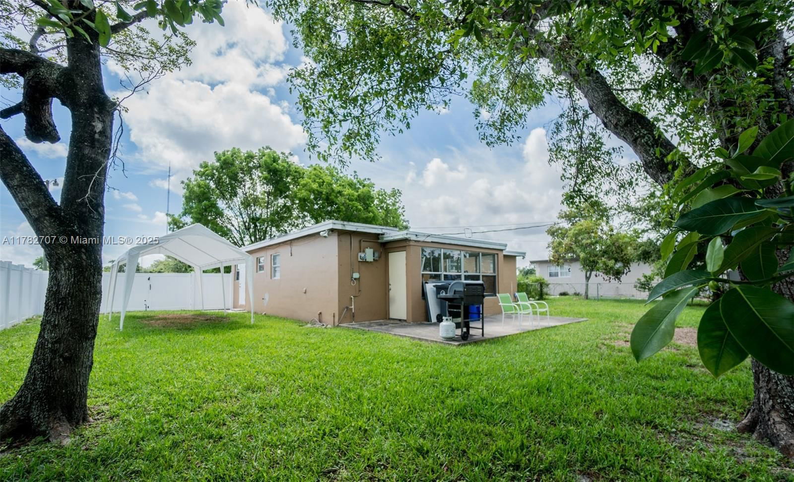 Real estate property located at 3330 59th Terr, Broward, Miami Gardens Estates Sec, West Park, FL