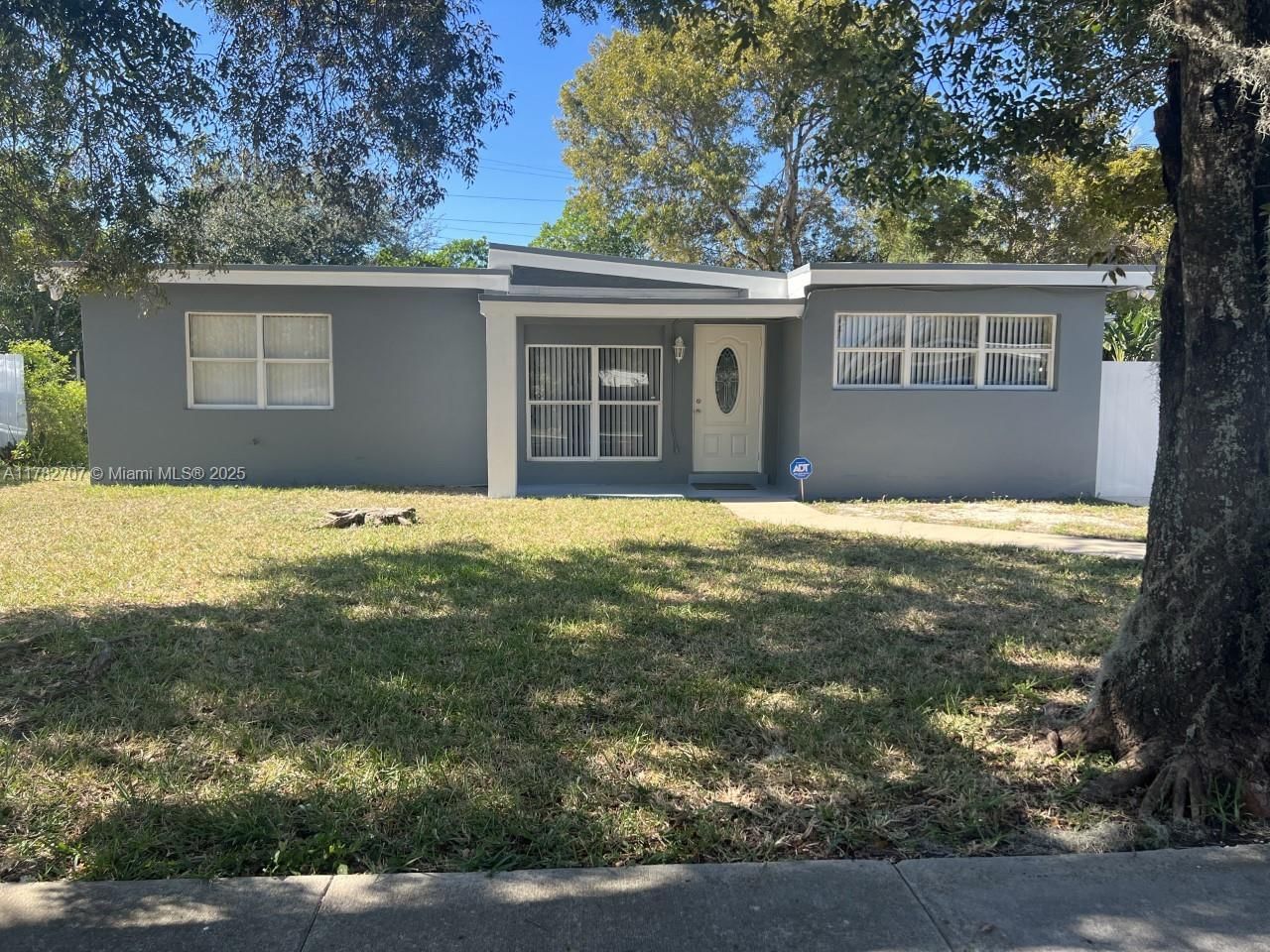 Real estate property located at 3330 59th Terr, Broward, Miami Gardens Estates Sec, West Park, FL
