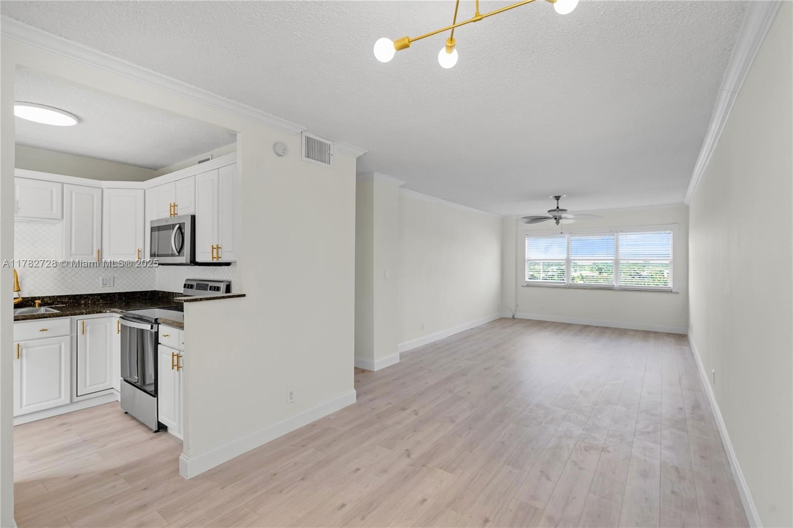 Real estate property located at 2555 11th St #808, Broward, Horizon House Condo, Fort Lauderdale, FL