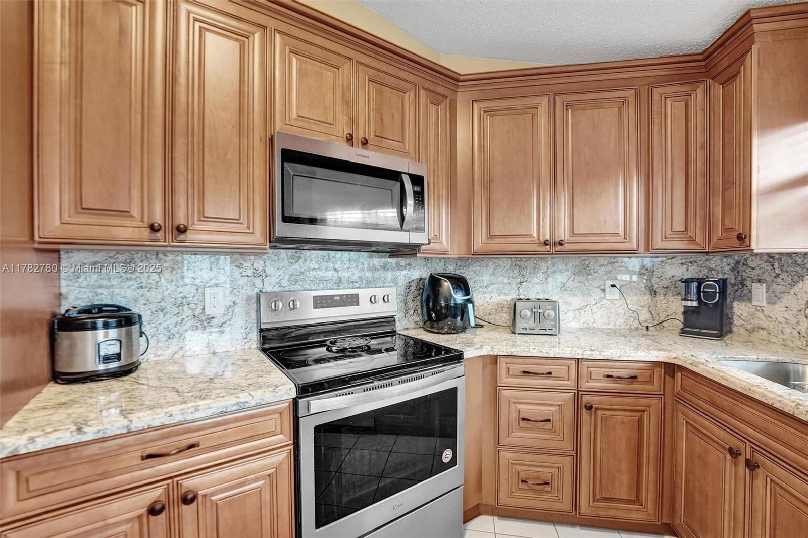 Real estate property located at 7324 1st Pl, Broward, Lakes Of Newport Ii, Plantation, FL