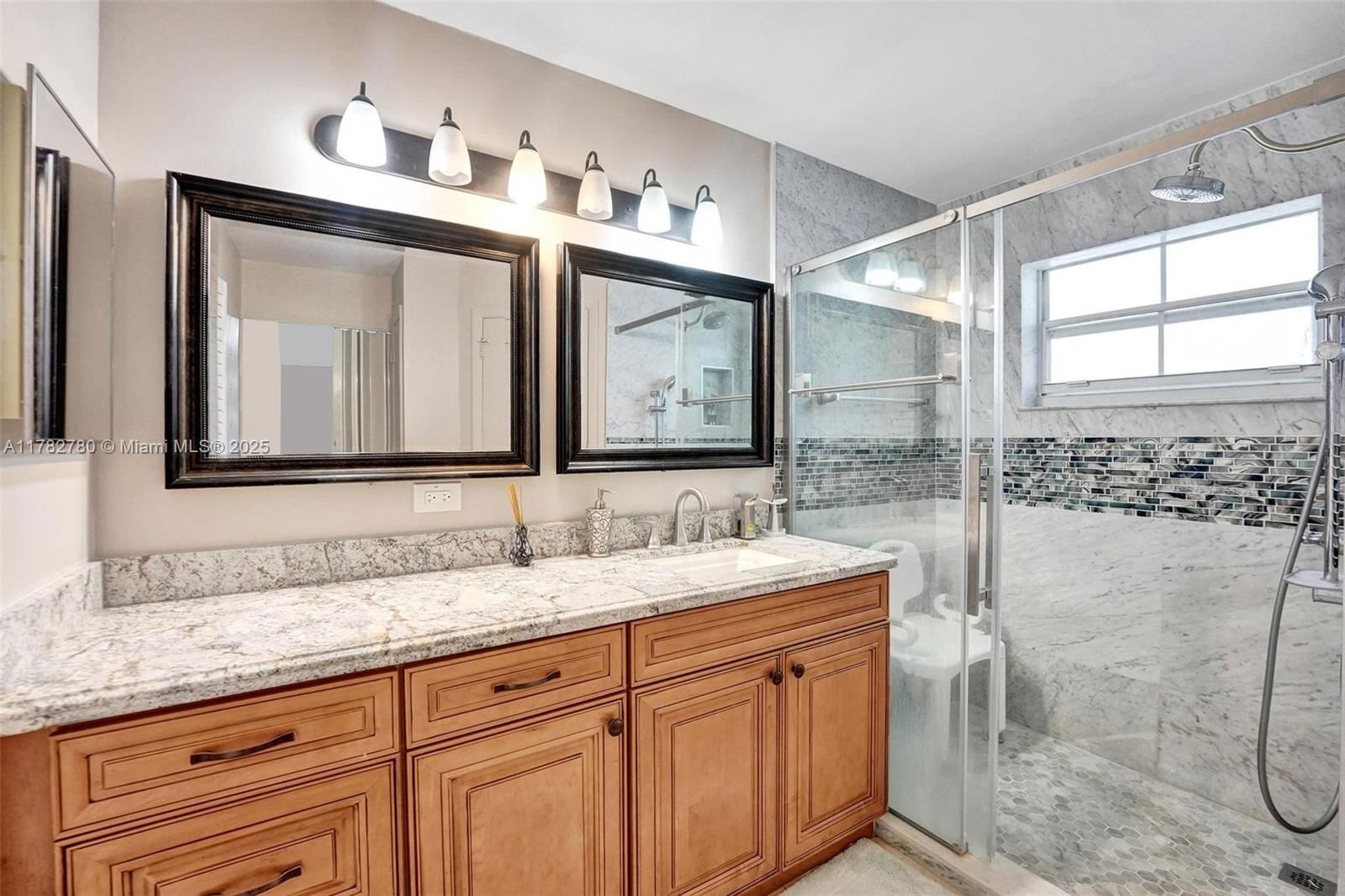 Real estate property located at 7324 1st Pl, Broward, Lakes Of Newport Ii, Plantation, FL