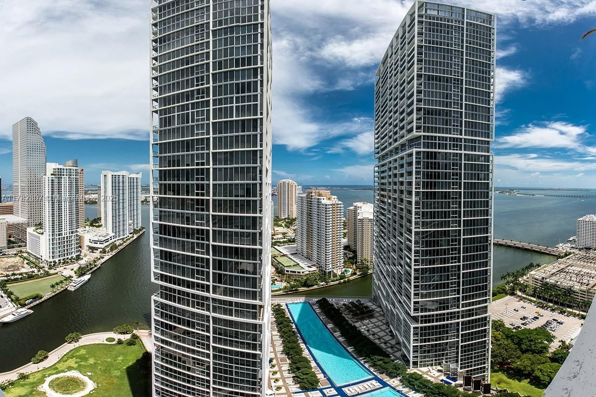 Real estate property located at 475 Brickell Ave #3813, Miami-dade, Iconbrickell Condo No 1, Miami, FL