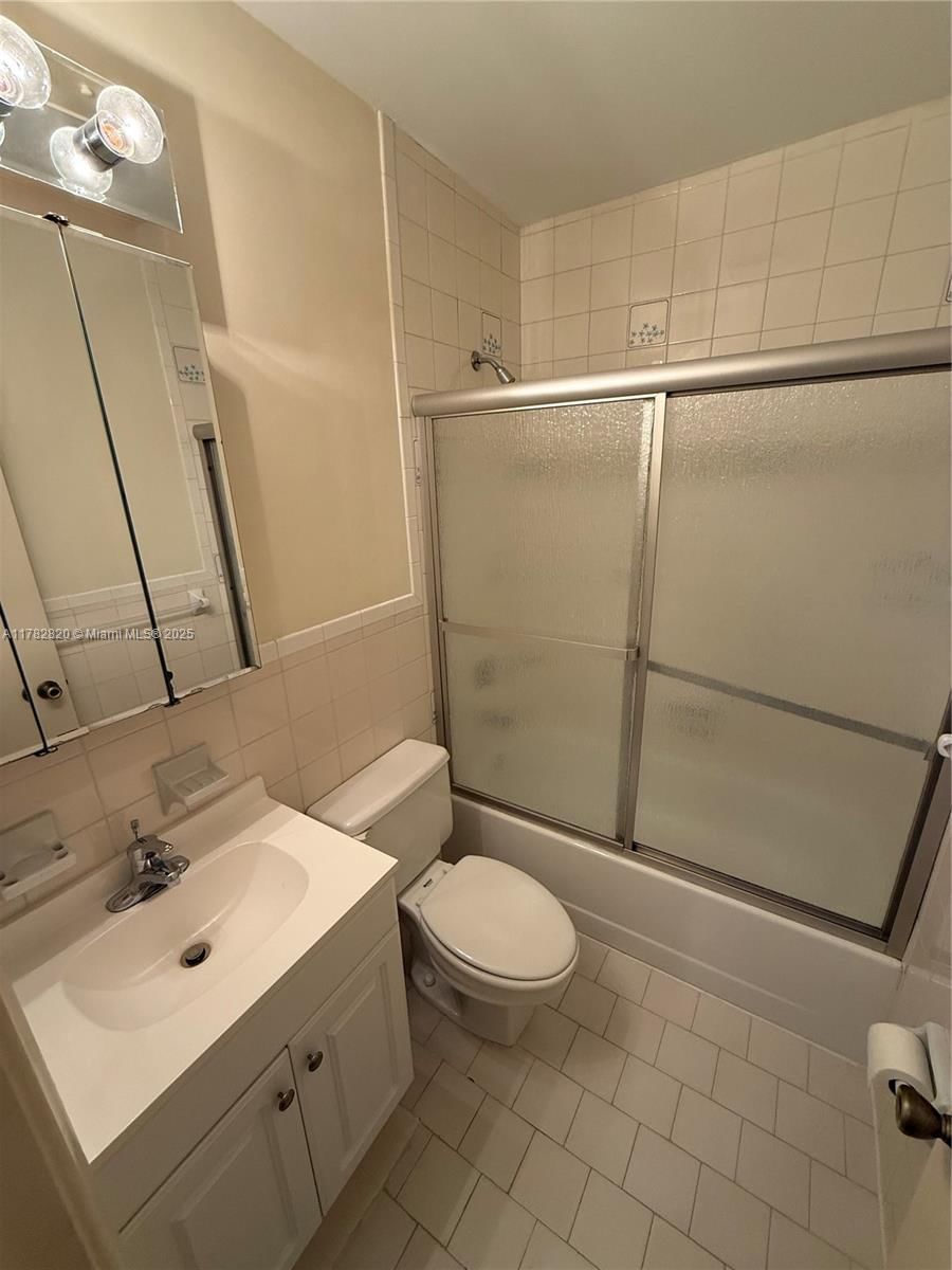 Real estate property located at 5317 22nd Ct #5317, Miami-dade, Westland Village Condo, Hialeah, FL