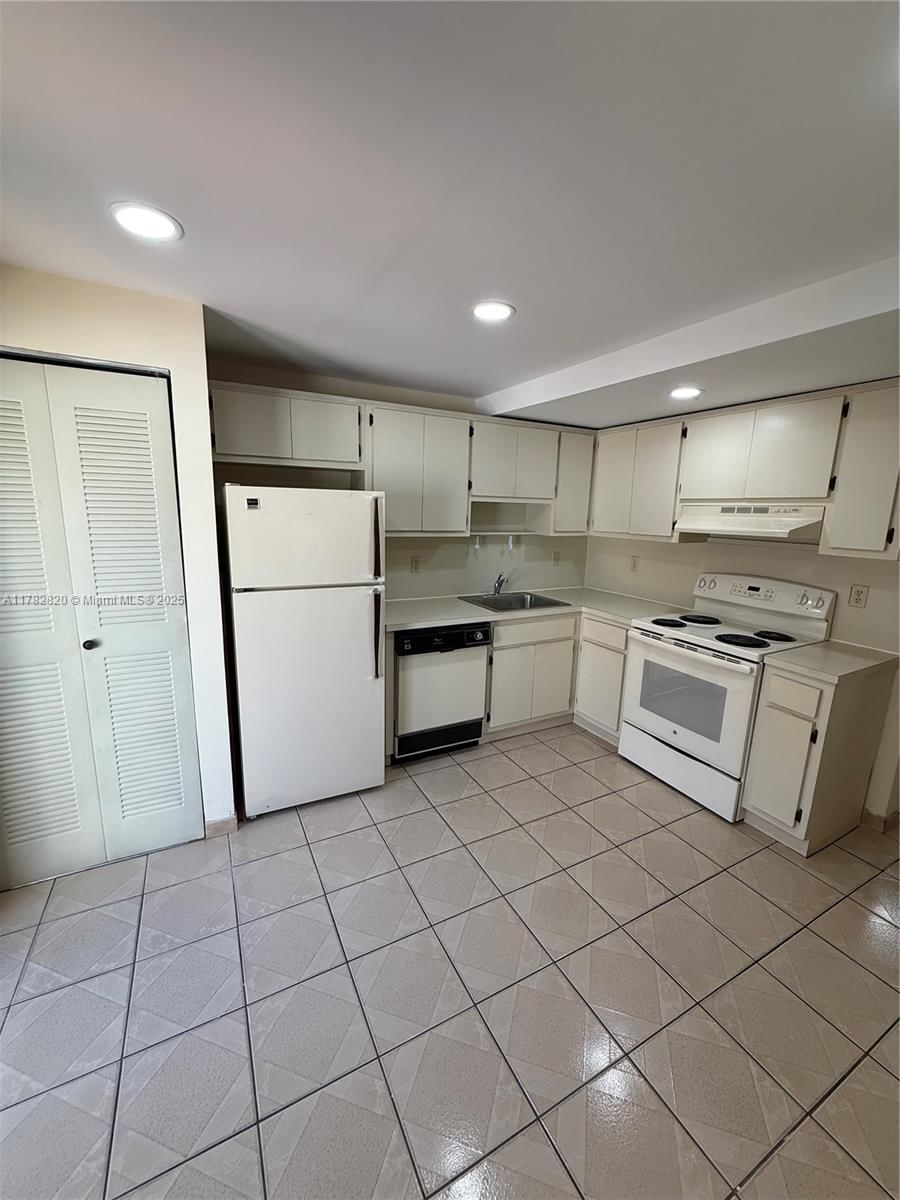 Real estate property located at 5317 22nd Ct #5317, Miami-dade, Westland Village Condo, Hialeah, FL