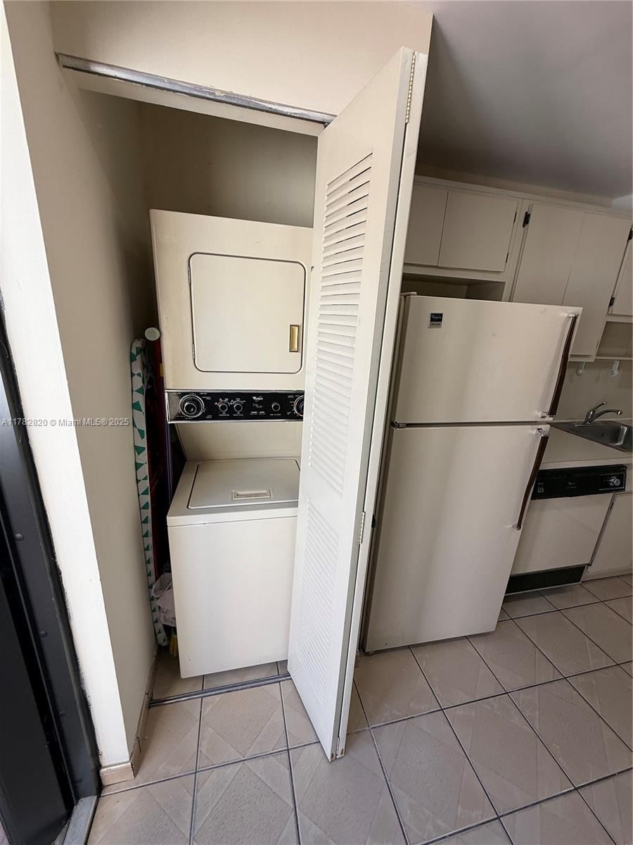 Real estate property located at 5317 22nd Ct #5317, Miami-dade, Westland Village Condo, Hialeah, FL