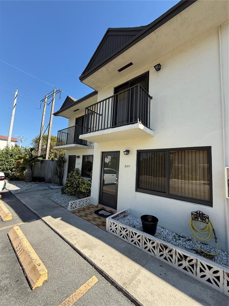 Real estate property located at 5317 22nd Ct #5317, Miami-dade, Westland Village Condo, Hialeah, FL