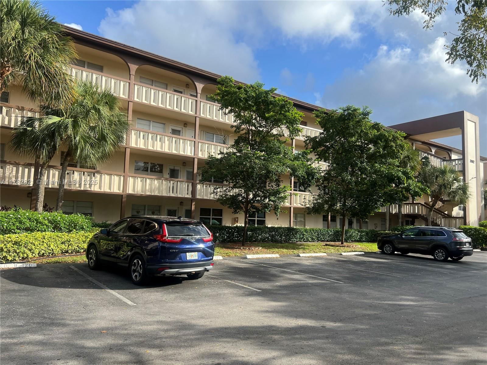 Real estate property located at 3102 Portofino Pt M2, Broward, Portofino Village 2-b Con, Coconut Creek, FL