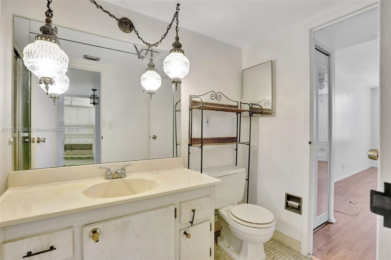 Real estate property located at 2900 48th Ter #409, Broward, Cypress Chase Condo No 1, Lauderdale Lakes, FL