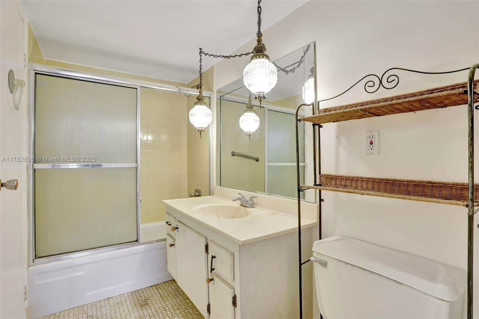Real estate property located at 2900 48th Ter #409, Broward, Cypress Chase Condo No 1, Lauderdale Lakes, FL