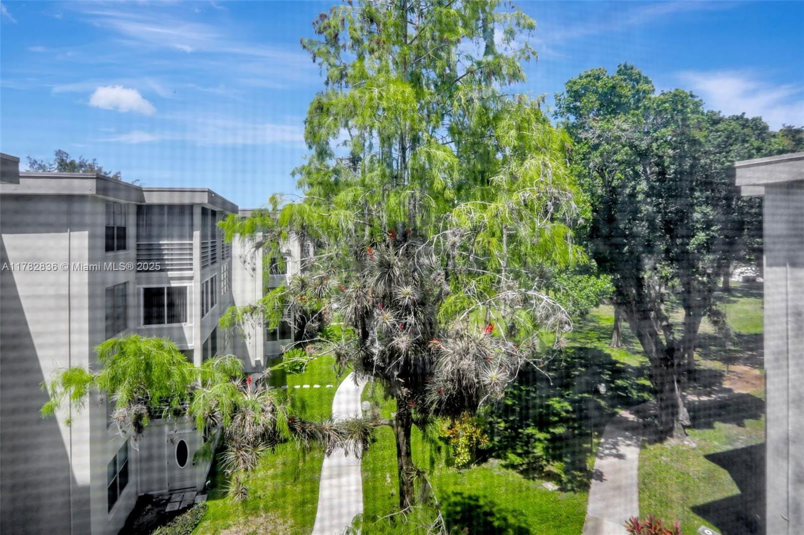 Real estate property located at 2900 48th Ter #409, Broward, Cypress Chase Condo No 1, Lauderdale Lakes, FL
