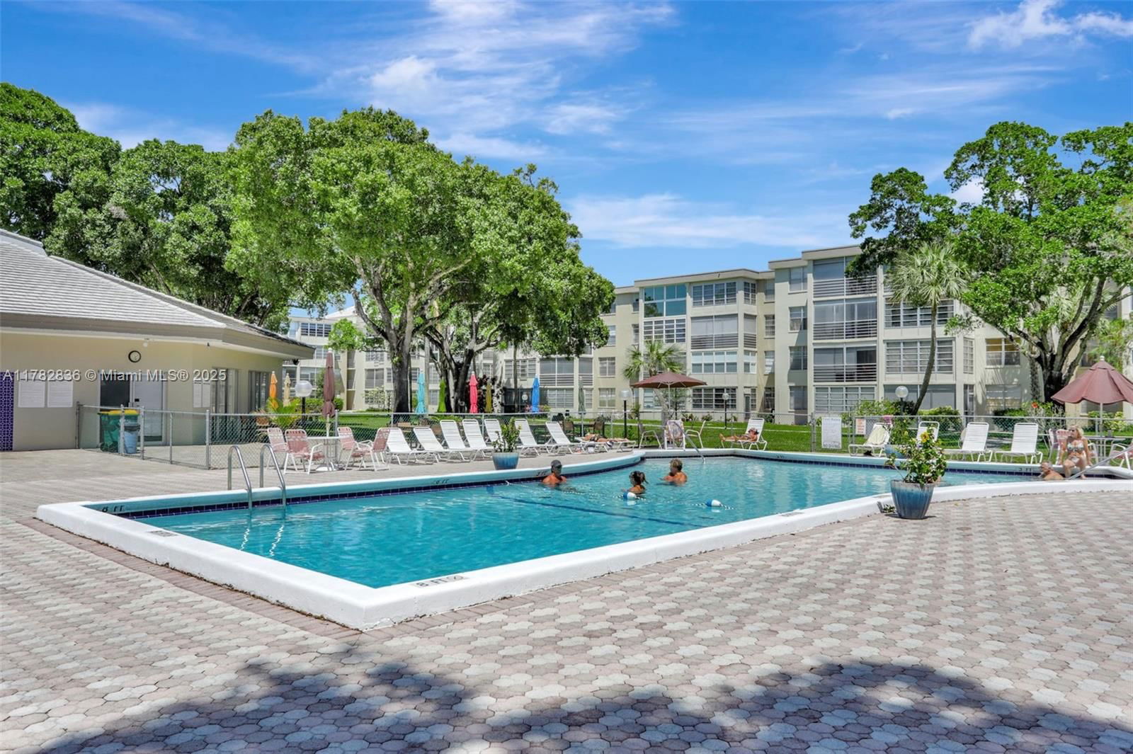 Real estate property located at 2900 48th Ter #409, Broward, Cypress Chase Condo No 1, Lauderdale Lakes, FL