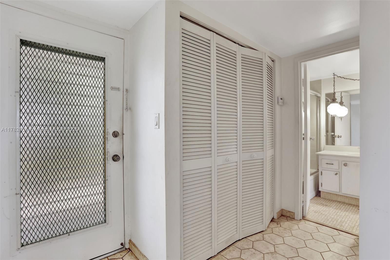 Real estate property located at 2900 48th Ter #409, Broward, Cypress Chase Condo No 1, Lauderdale Lakes, FL