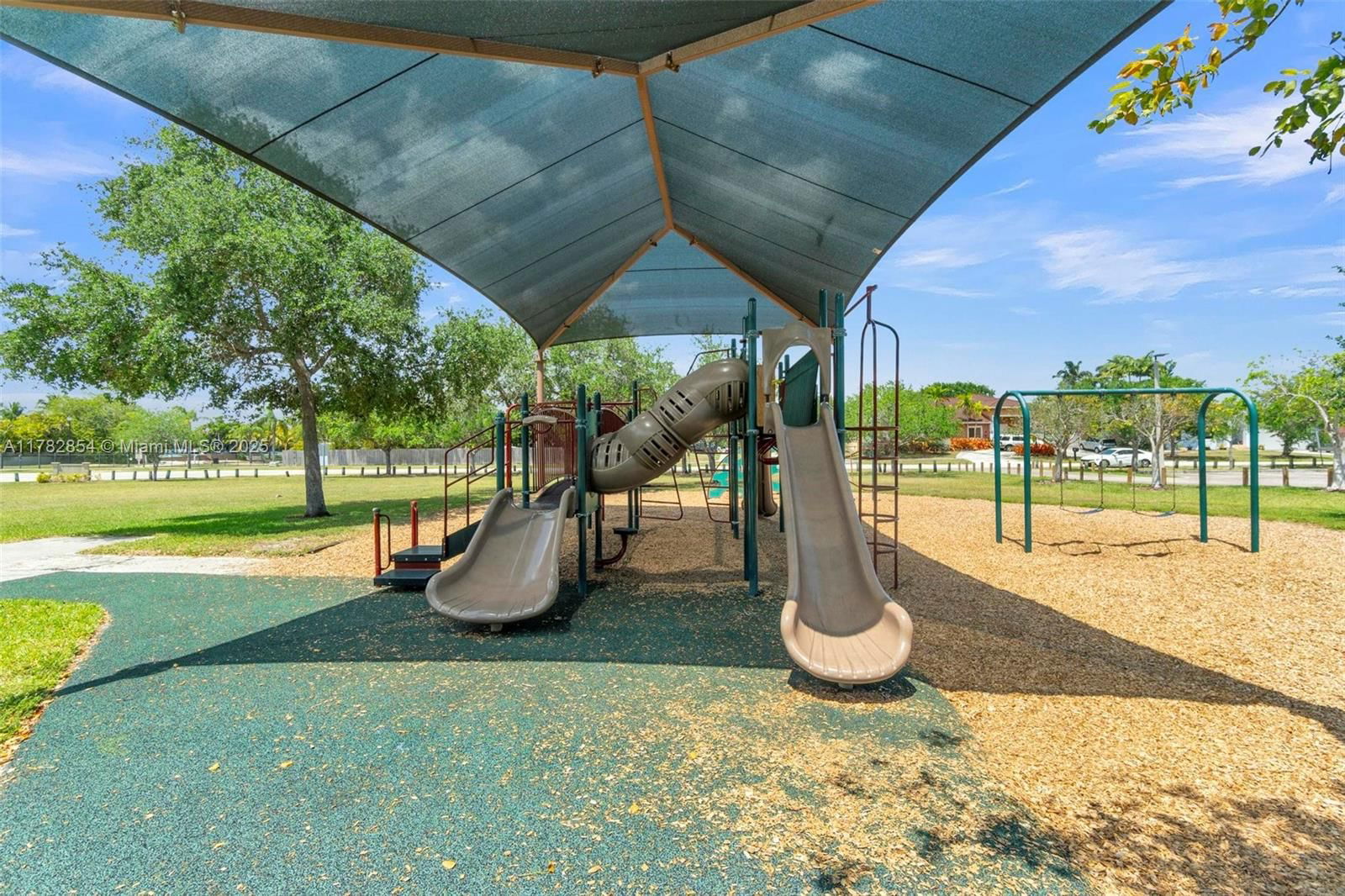 Real estate property located at 7820 199th Ter, Miami-dade, Saga Bay Sec 1 Pt 4, Cutler Bay, FL