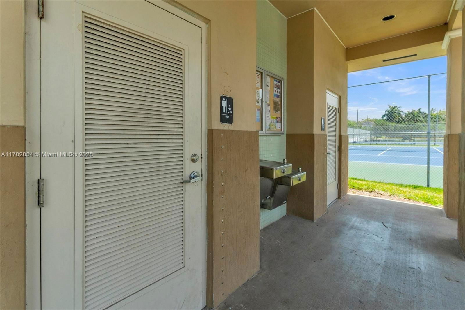 Real estate property located at 7820 199th Ter, Miami-dade, Saga Bay Sec 1 Pt 4, Cutler Bay, FL