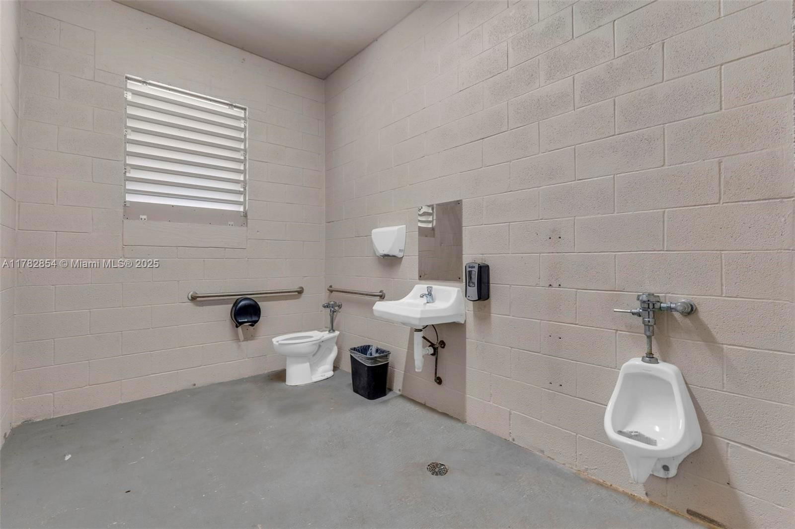 Real estate property located at 7820 199th Ter, Miami-dade, Saga Bay Sec 1 Pt 4, Cutler Bay, FL