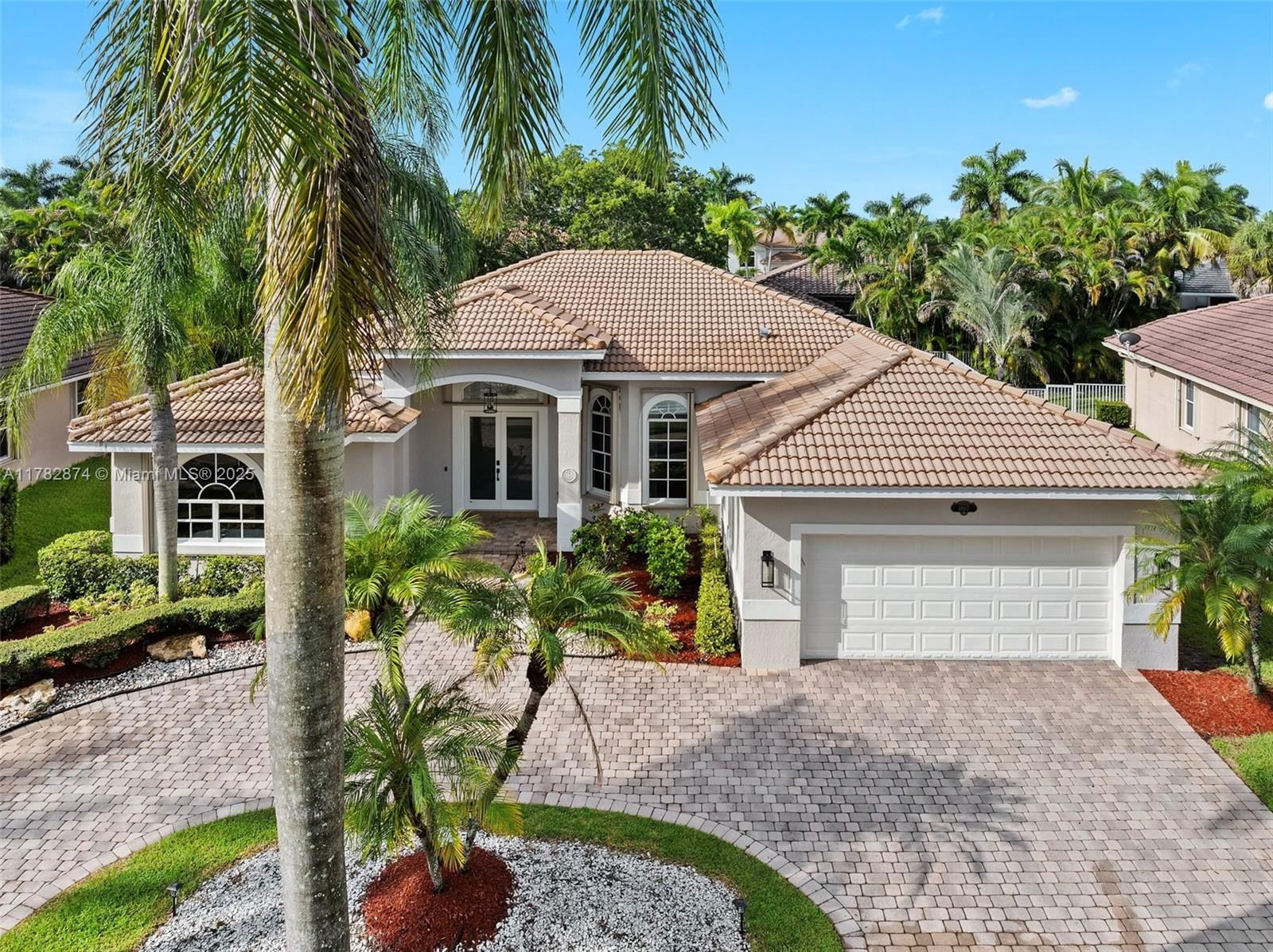 Real estate property located at 1807 Victoria Pointe Cir, Broward, Sector 7-parcel W, Weston, FL