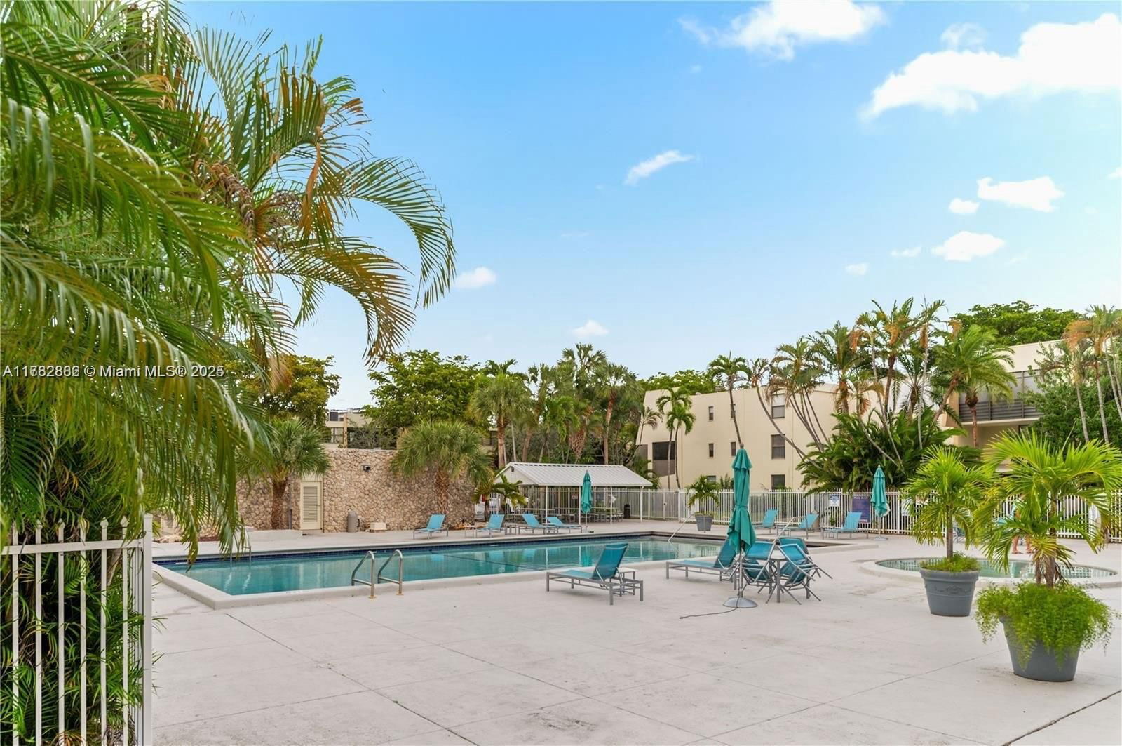 Real estate property located at 20200 Country Club Dr #101, Miami-dade, Villa Dorada Condo No 2, Aventura, FL
