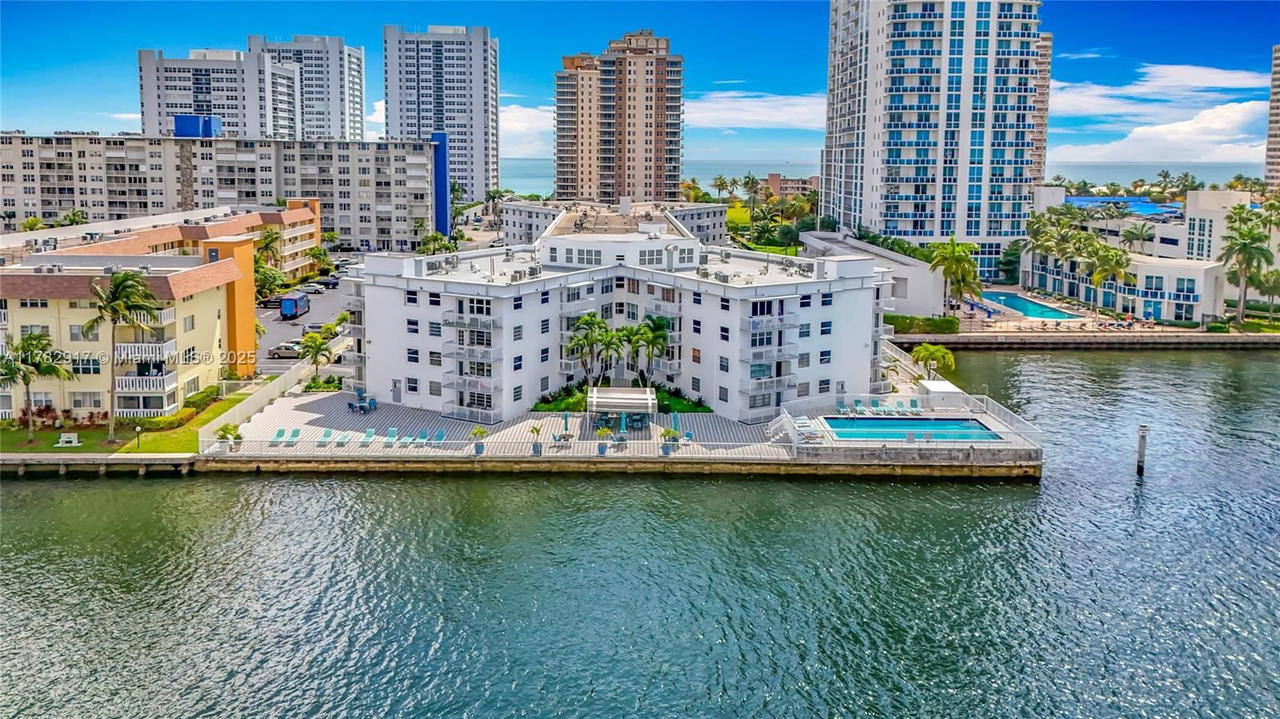 Real estate property located at 1913 Ocean Dr #110, Broward, Chelsea Bayview Condo, Hallandale Beach, FL