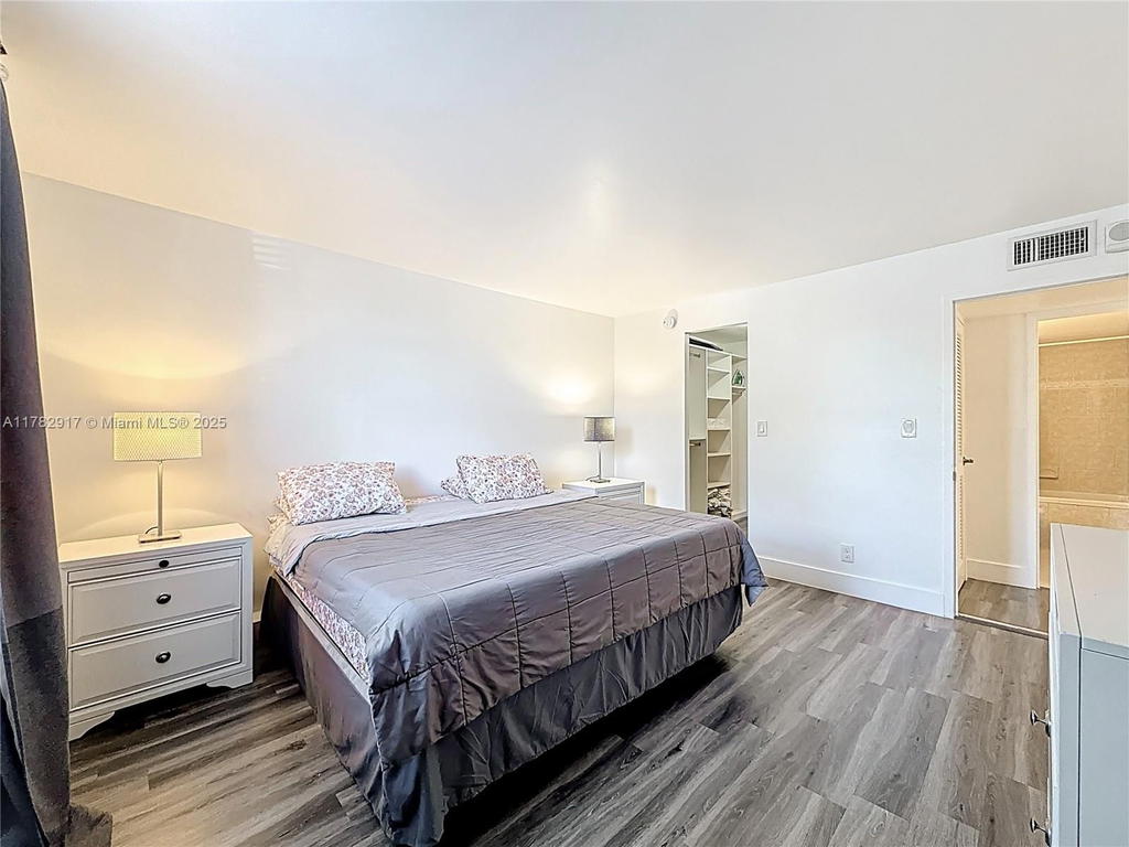 Real estate property located at 1913 Ocean Dr #110, Broward, Chelsea Bayview Condo, Hallandale Beach, FL